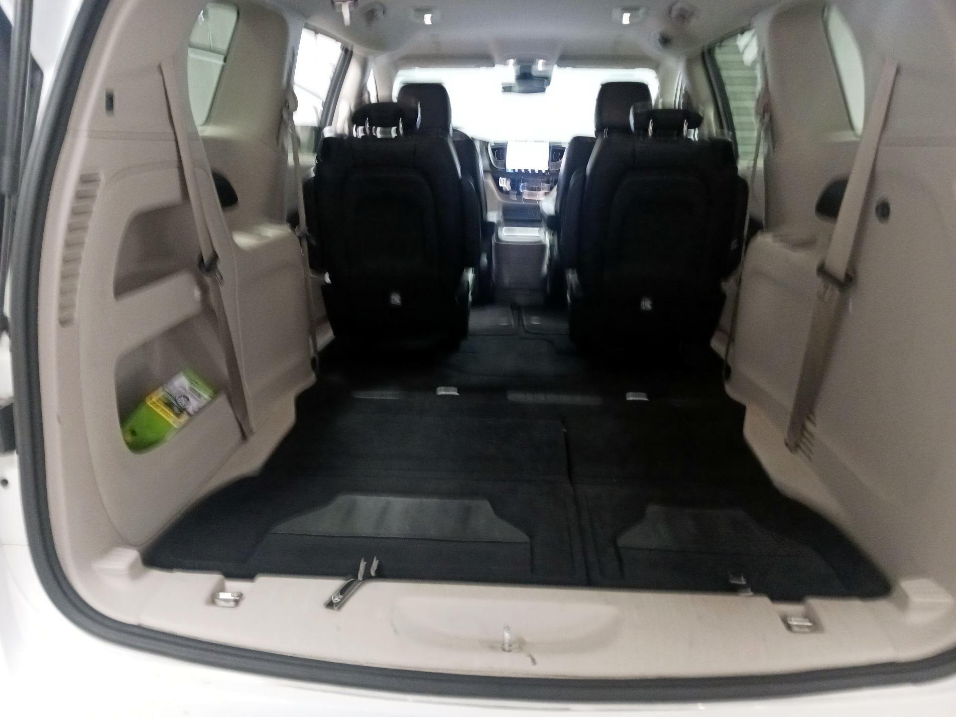 Thumbnail: 2023 Chrysler Pacifica - 17