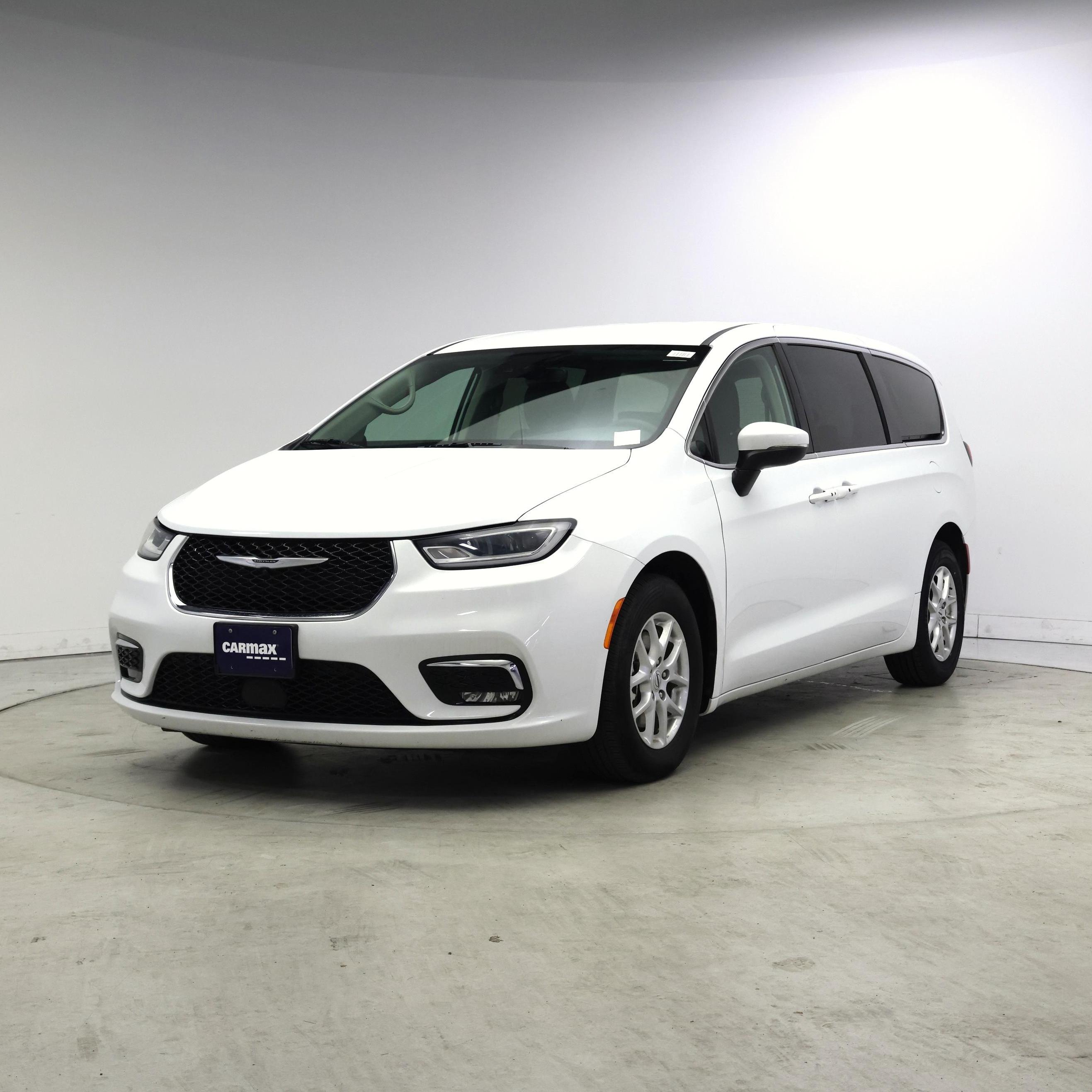 Thumbnail: 2023 Chrysler Pacifica - 4