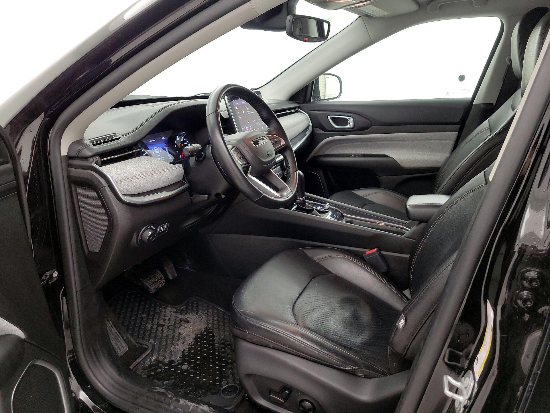 Thumbnail: 2022 Jeep Compass - 11