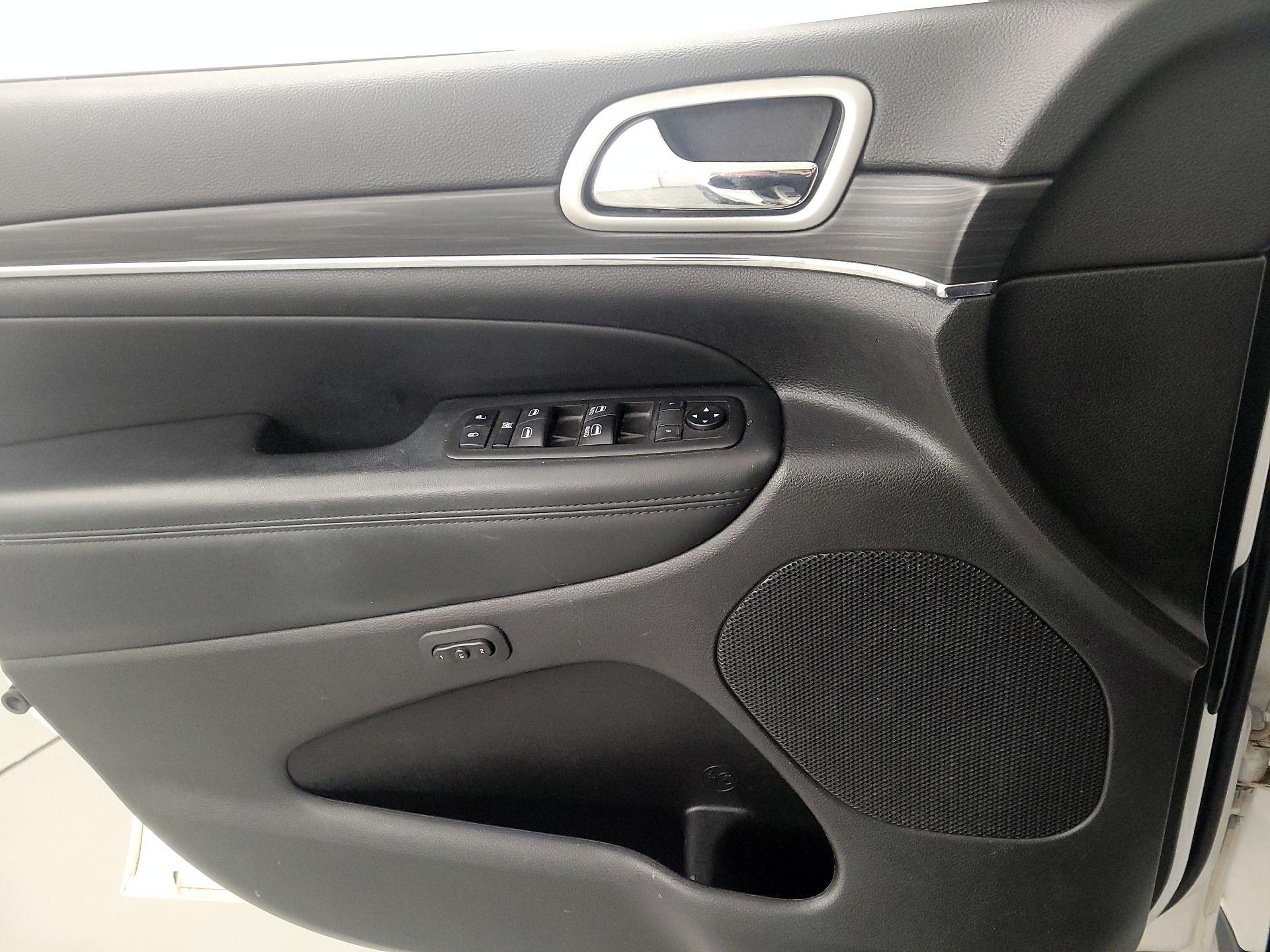 Thumbnail: 2021 Jeep Grand Cherokee - 12