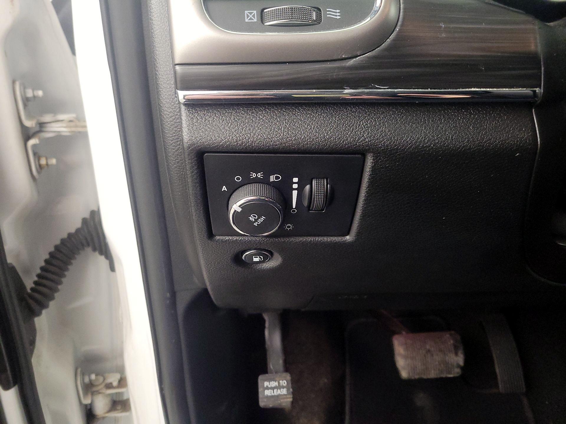 Thumbnail: 2021 Jeep Grand Cherokee - 13