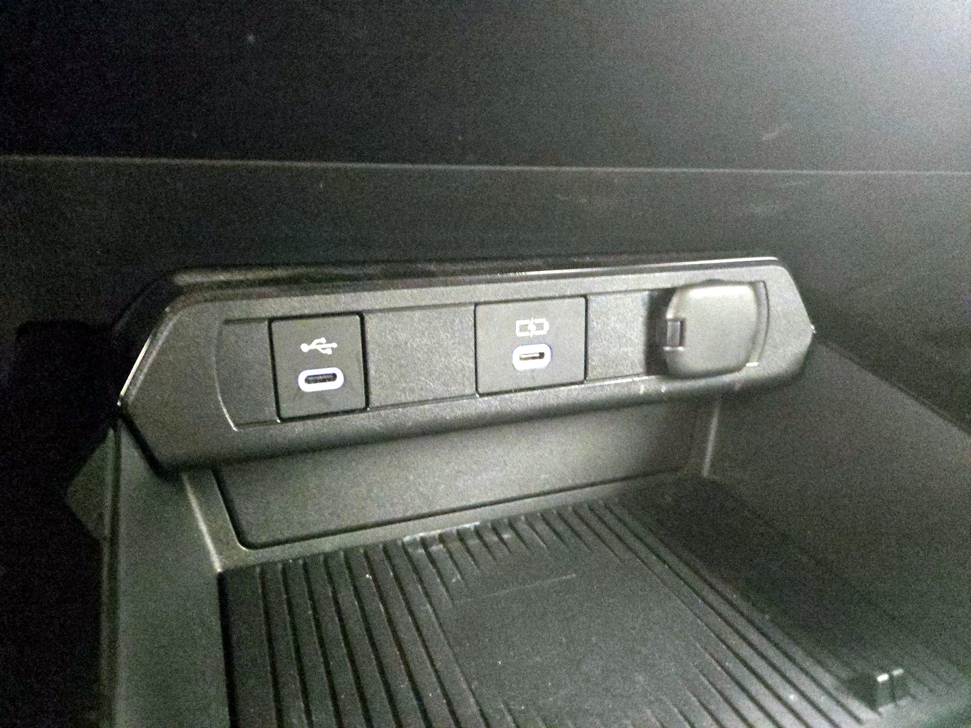 Thumbnail: 2023 Toyota Prius Prime - 18