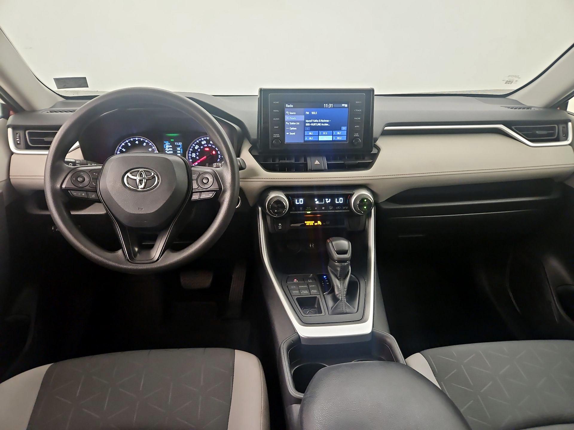 Thumbnail: 2019 Toyota RAV4 - 9