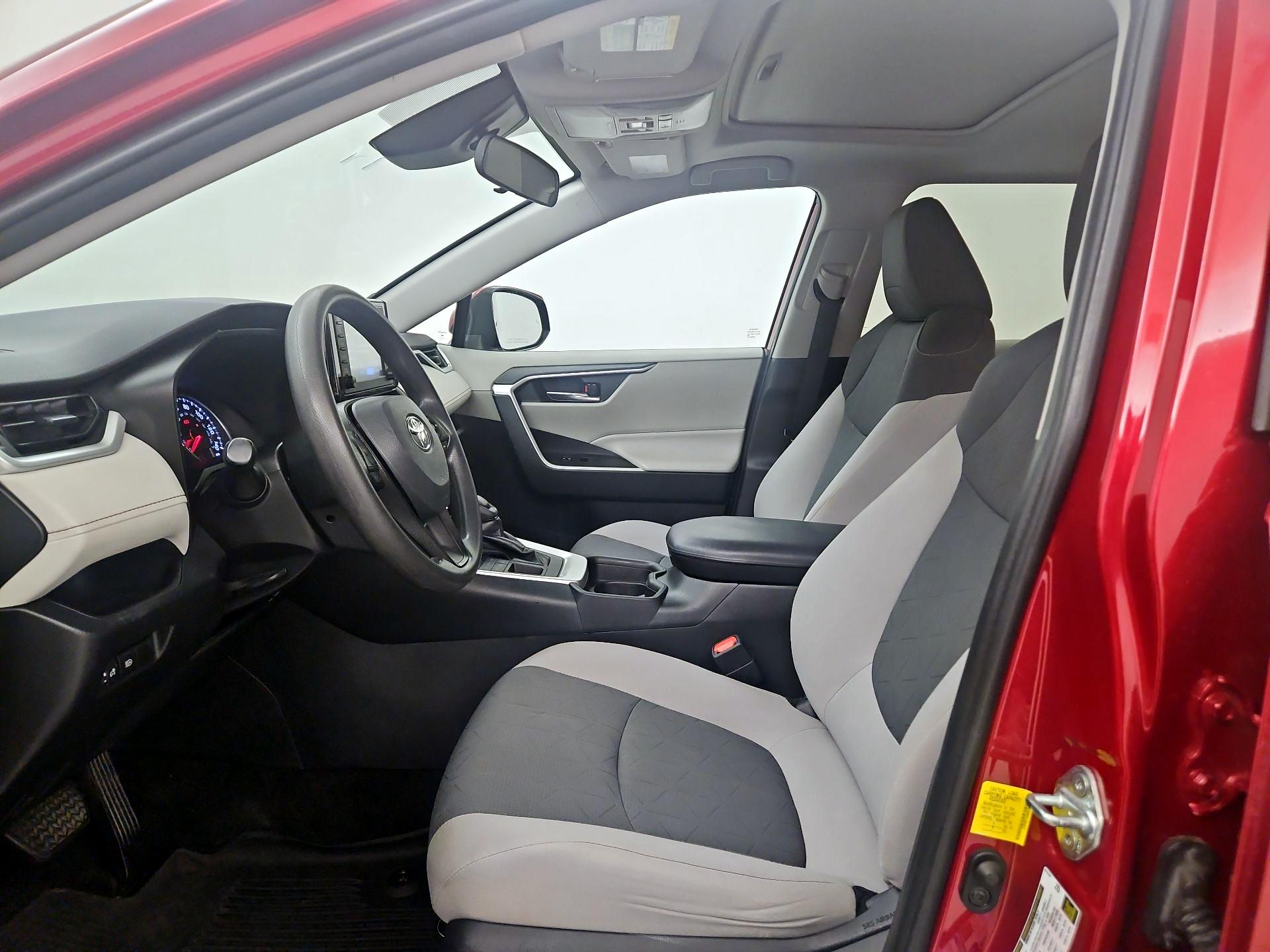 Thumbnail: 2019 Toyota RAV4 - 11