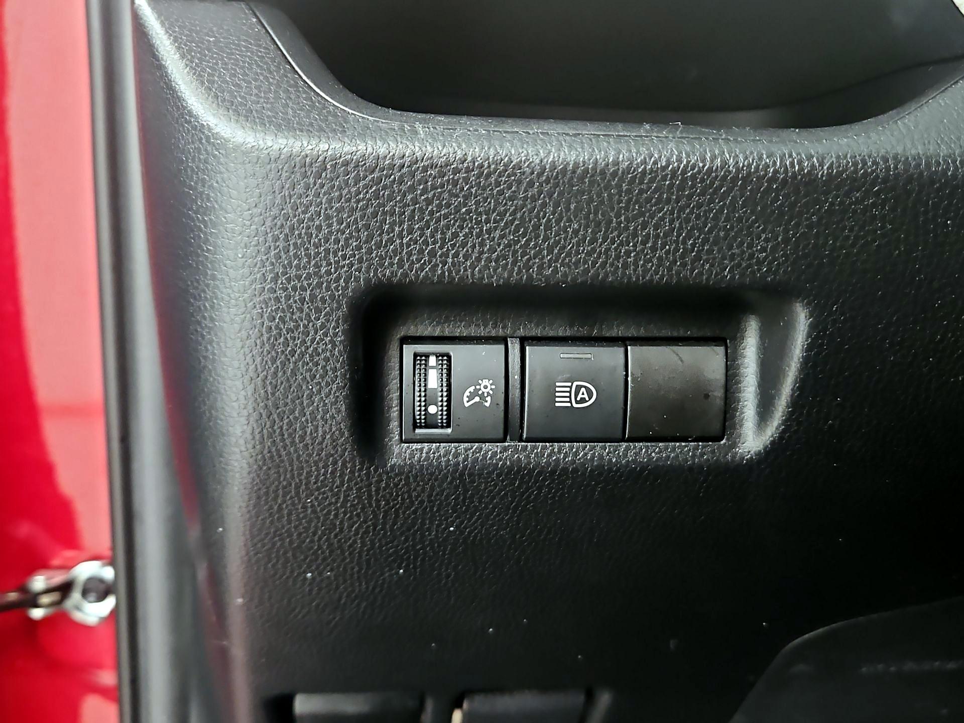 Thumbnail: 2019 Toyota RAV4 - 13