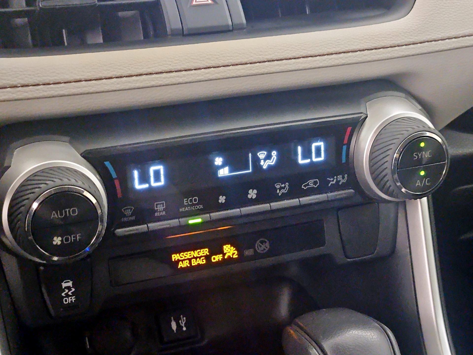 Thumbnail: 2019 Toyota RAV4 - 16