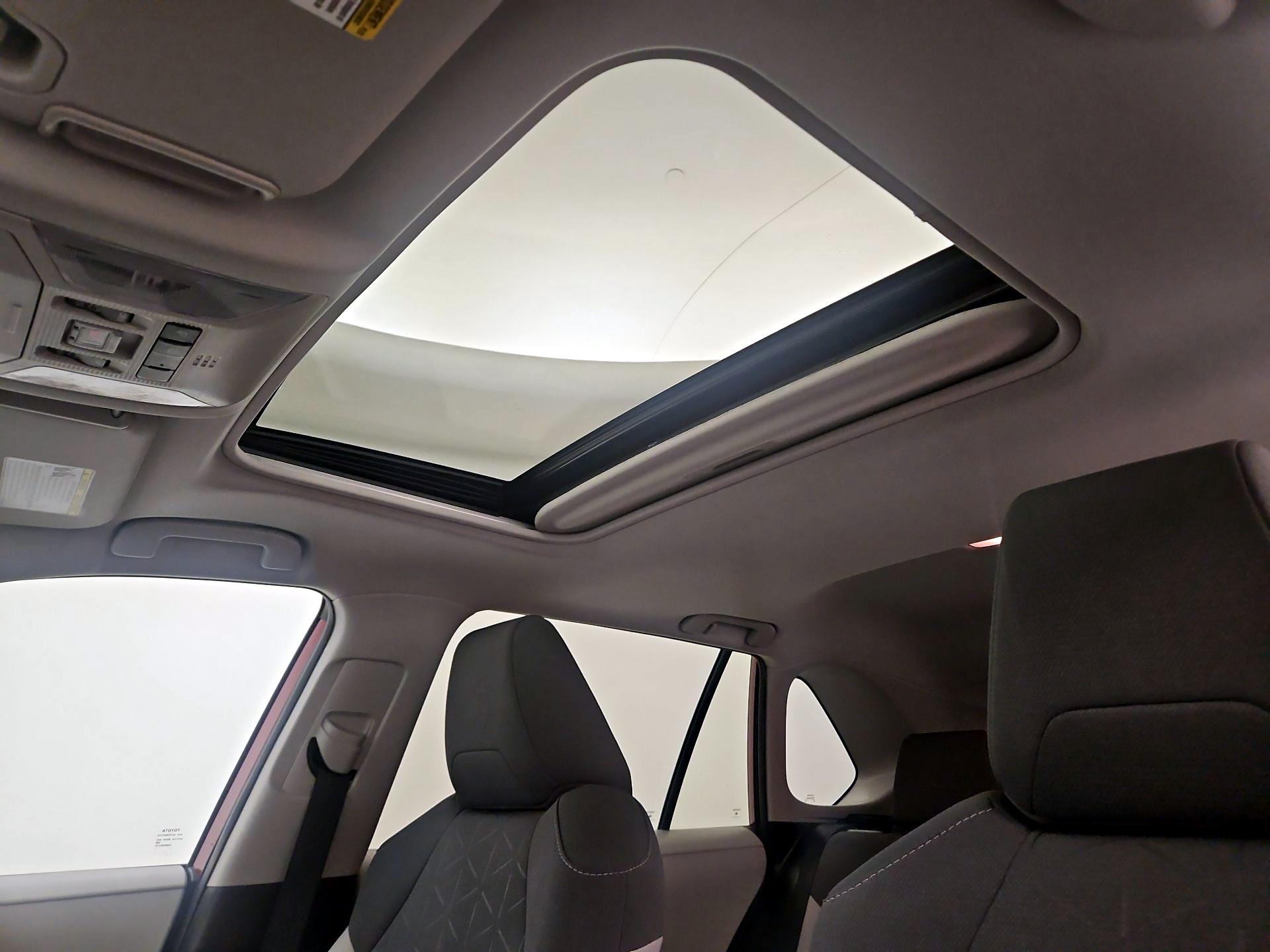 Thumbnail: 2019 Toyota RAV4 - 19