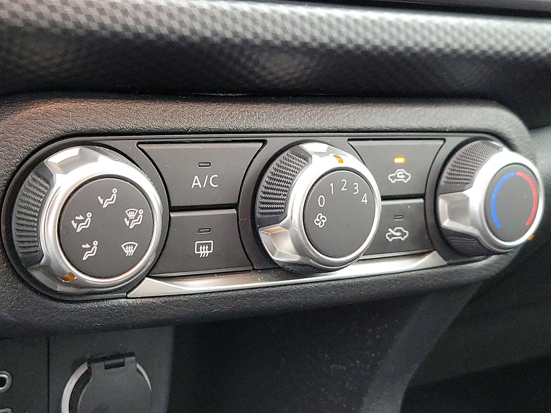 Thumbnail: 2023 Nissan Kicks - 16