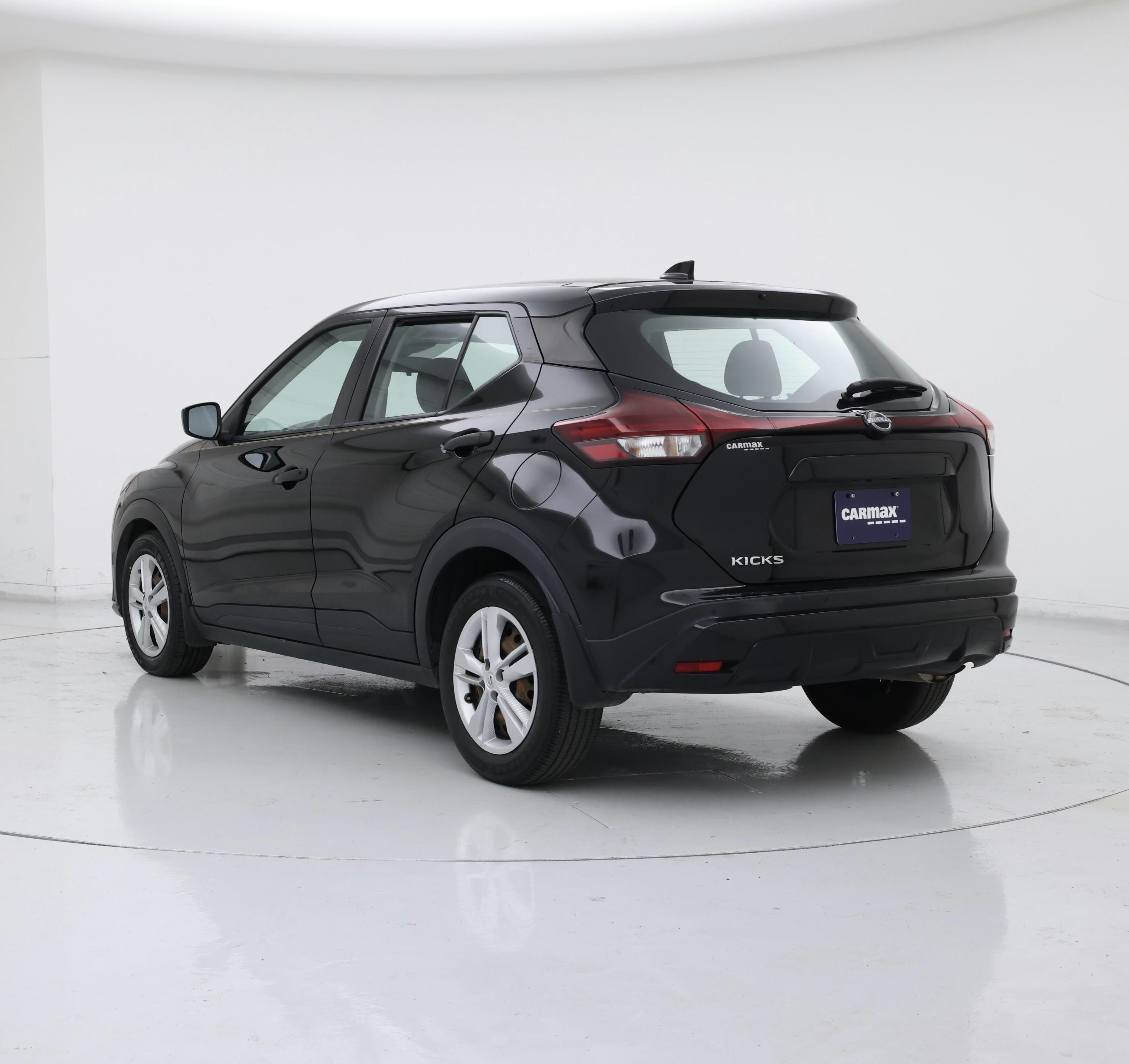 Thumbnail: 2023 Nissan Kicks - 2