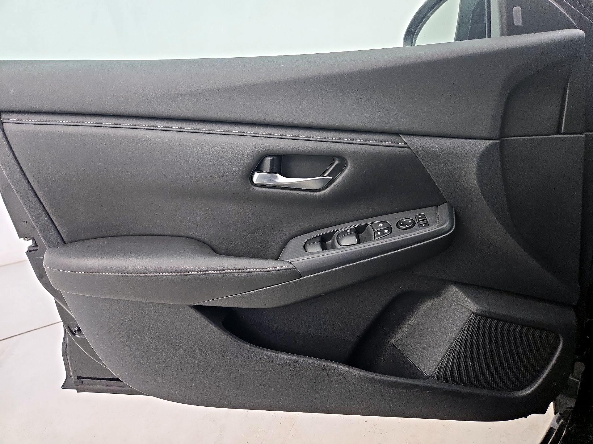 Thumbnail: 2020 Nissan Sentra - 12