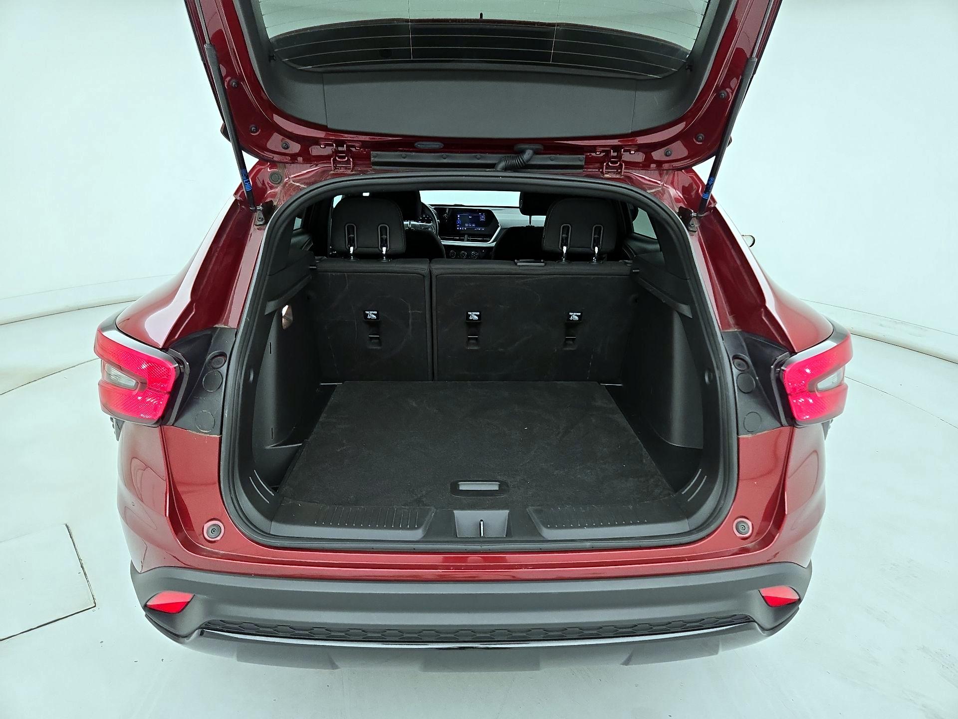 Thumbnail: 2024 Chevrolet Trax - 20