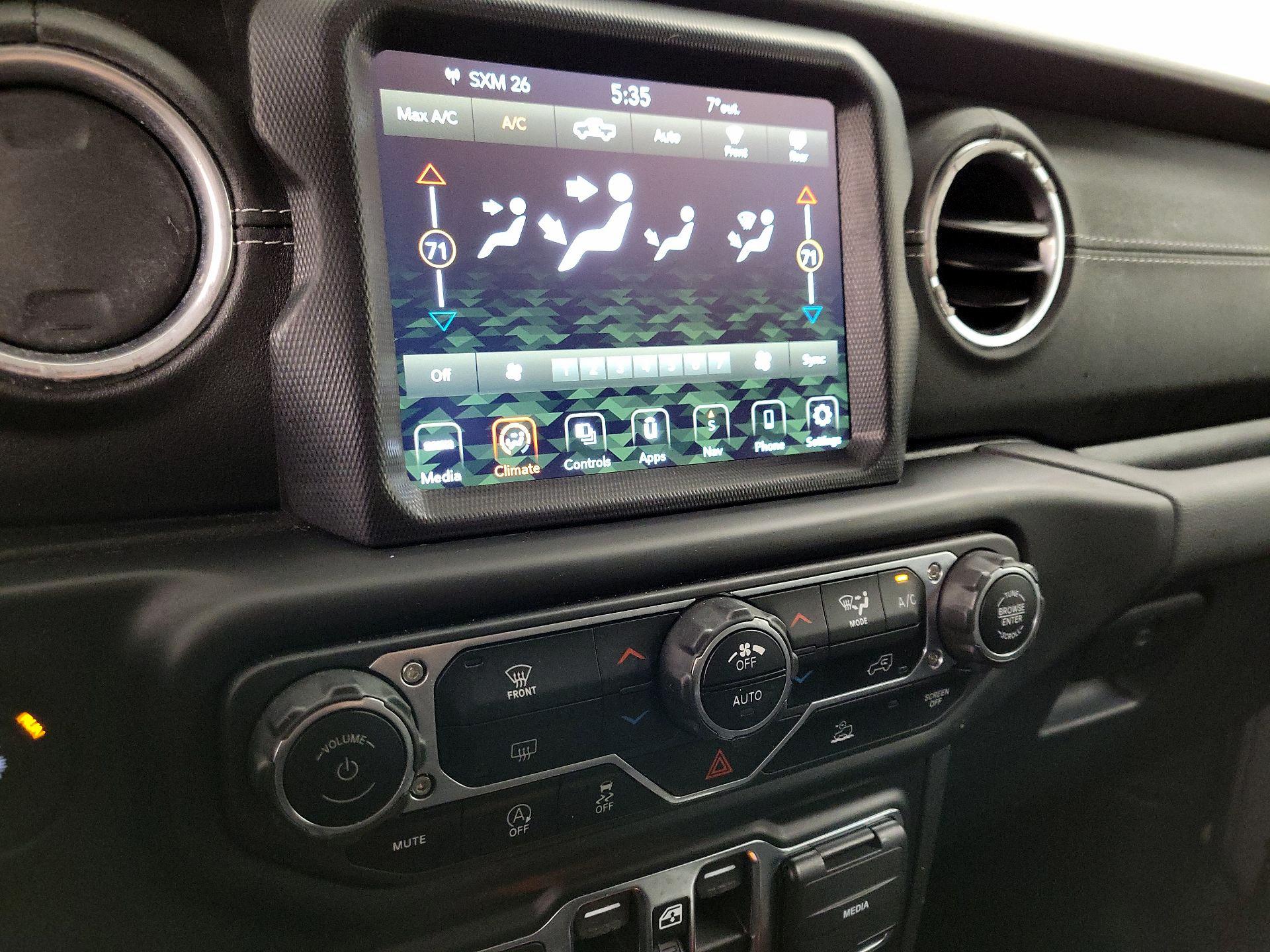 Thumbnail: 2021 Jeep Gladiator - 17