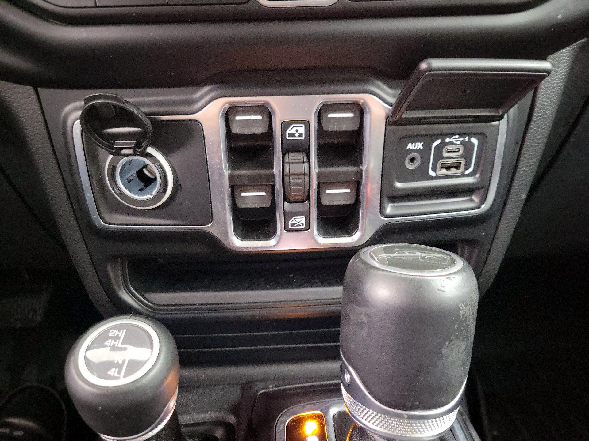 Thumbnail: 2021 Jeep Gladiator - 19