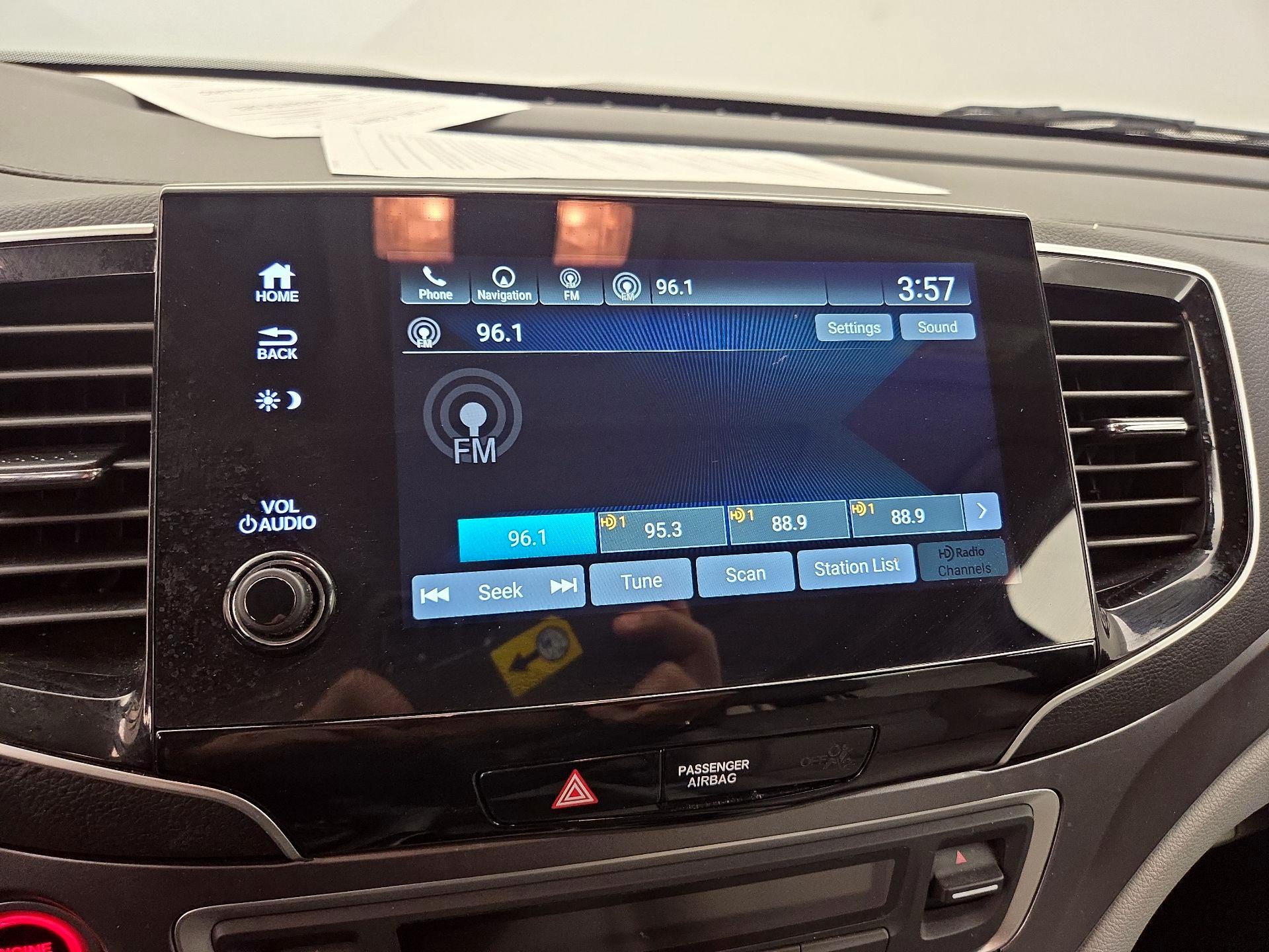 Thumbnail: 2019 Honda Pilot - 15