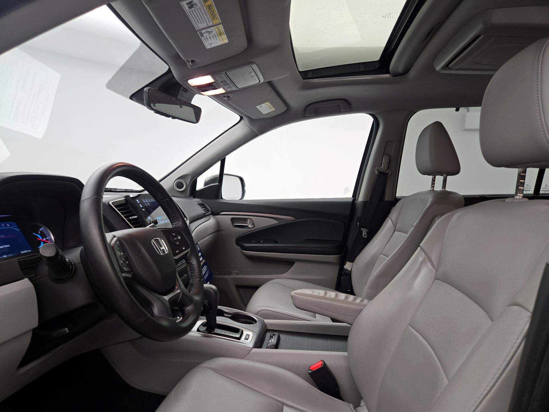 Thumbnail: 2019 Honda Pilot - 19