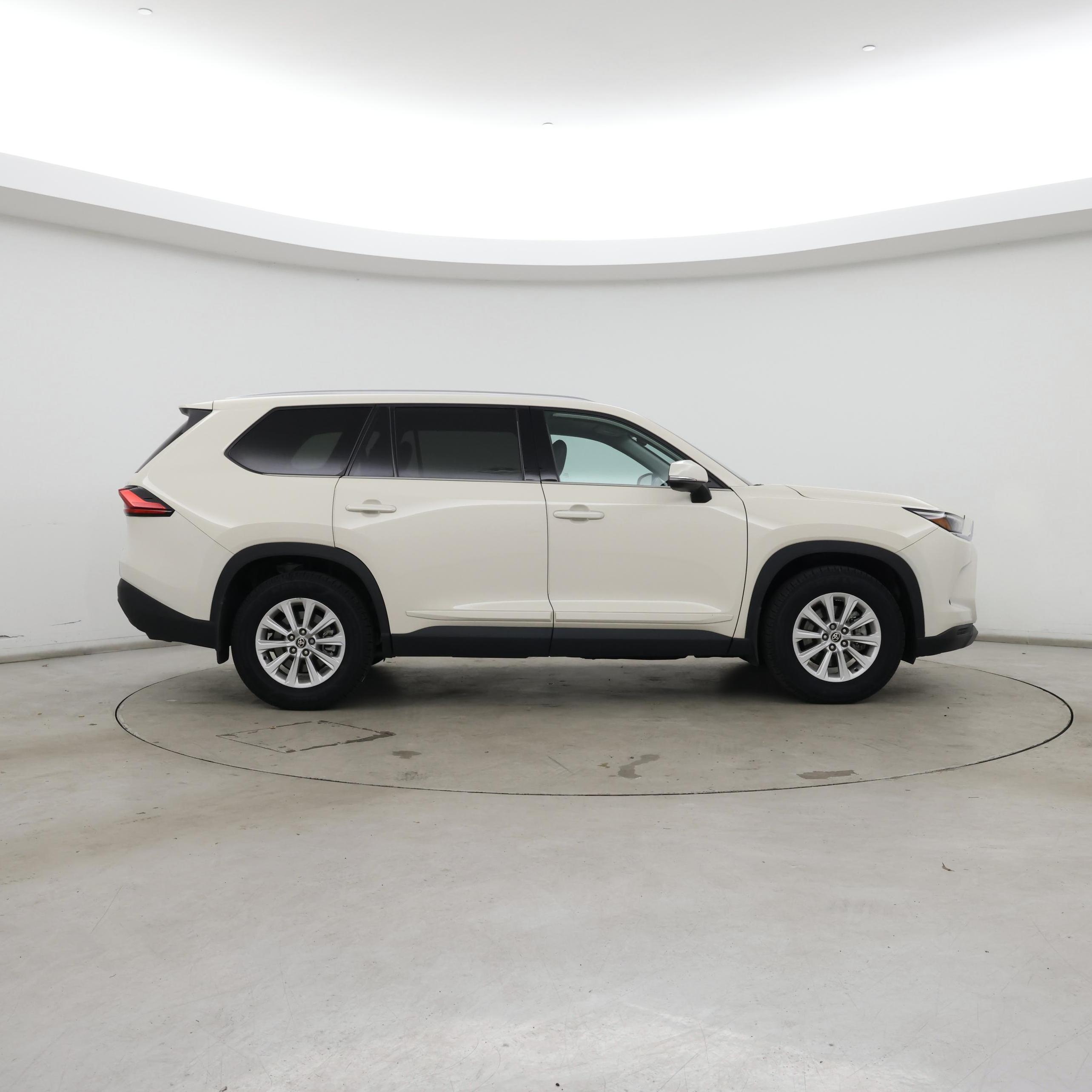 Thumbnail: 2024 Toyota Highlander - 7