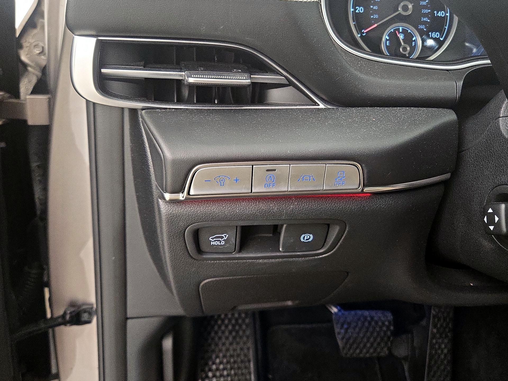 Thumbnail: 2021 Genesis GV80 - 13