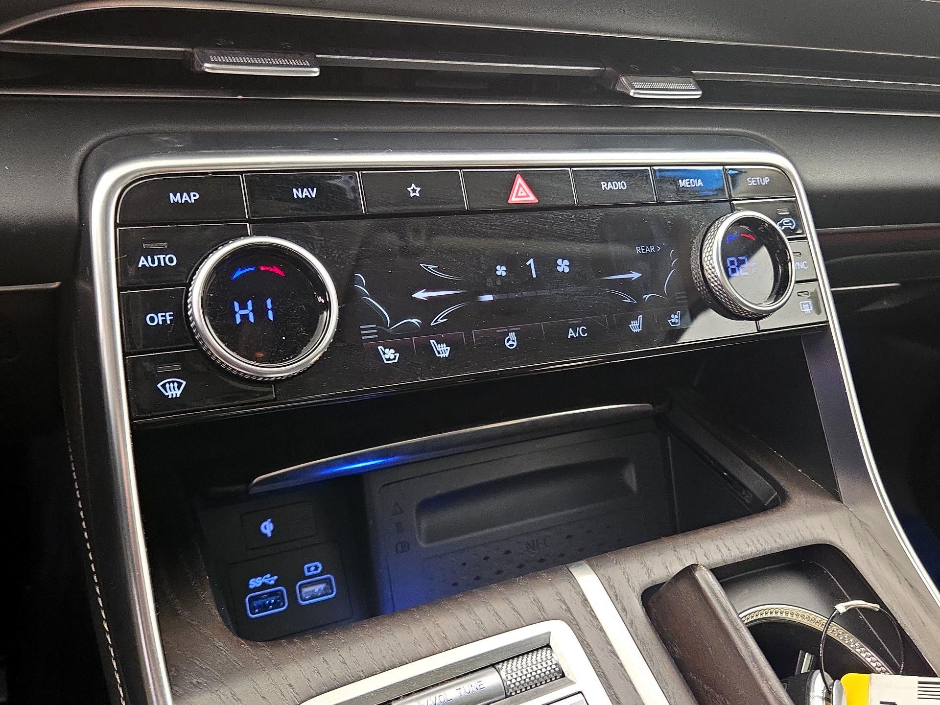 Thumbnail: 2021 Genesis GV80 - 17