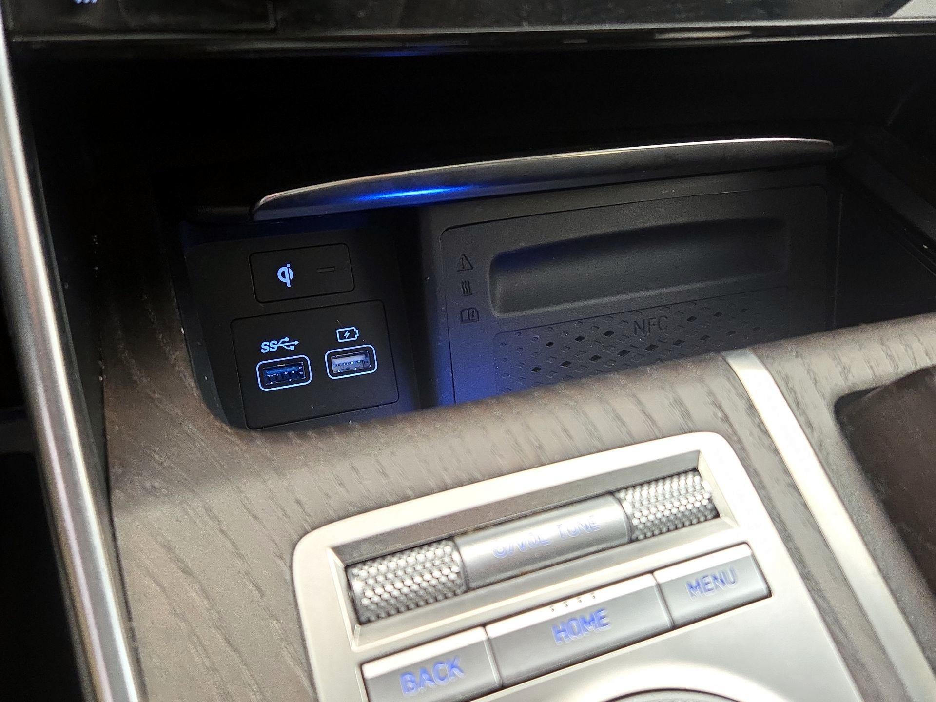 Thumbnail: 2021 Genesis GV80 - 19