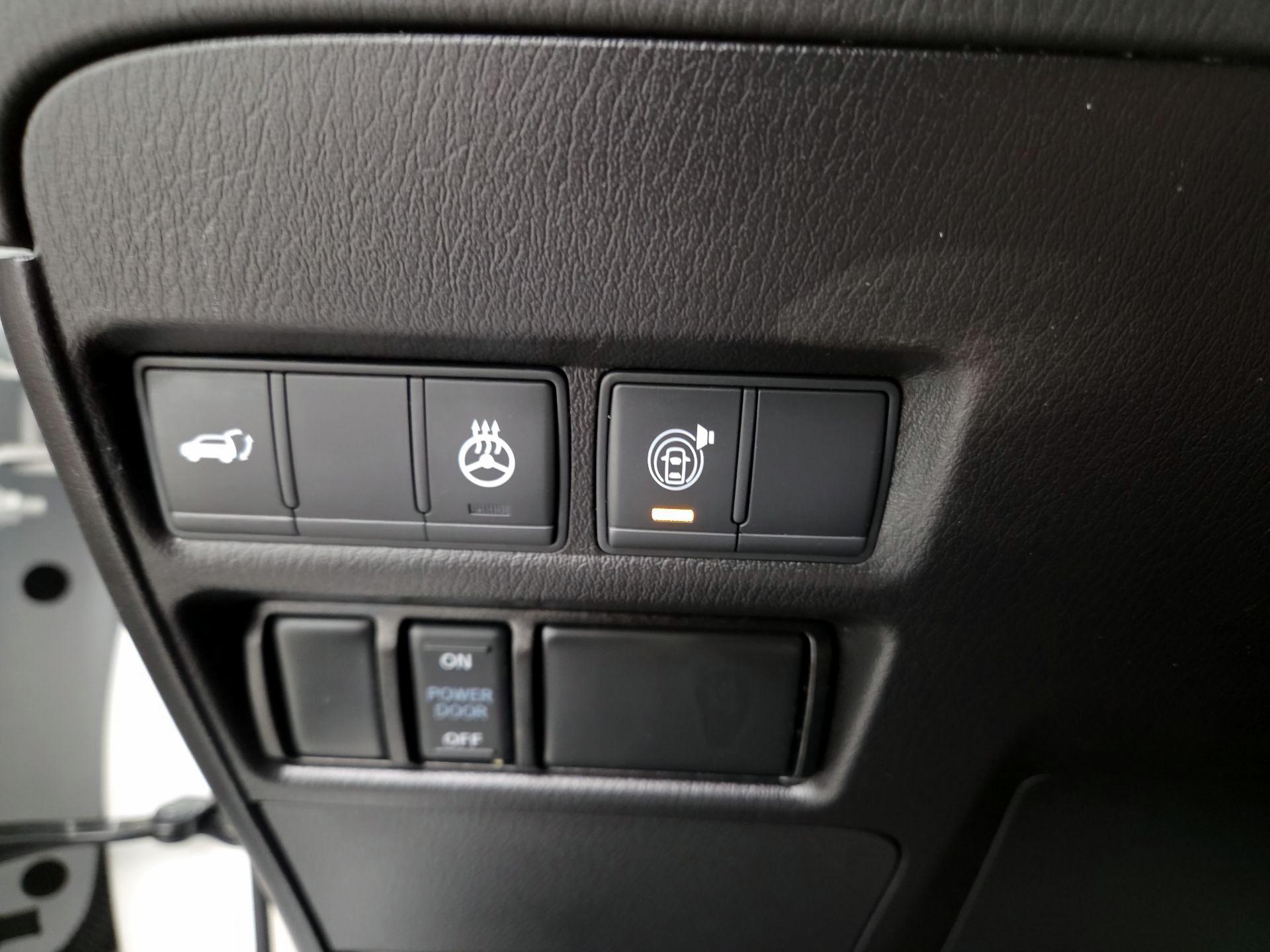 Thumbnail: 2021 Nissan Armada - 13