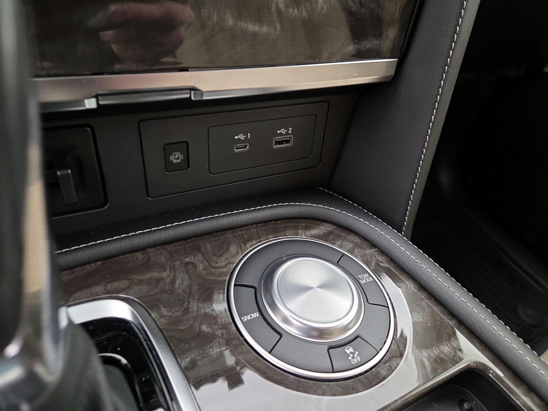 Thumbnail: 2021 Nissan Armada - 18