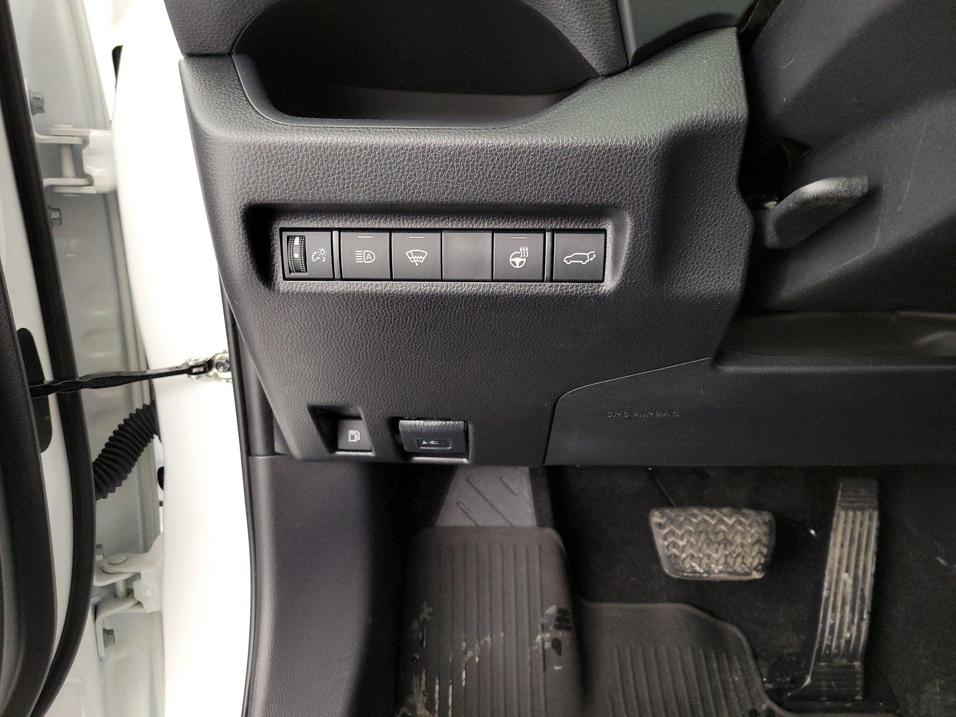 Thumbnail: 2021 Toyota RAV4 - 13