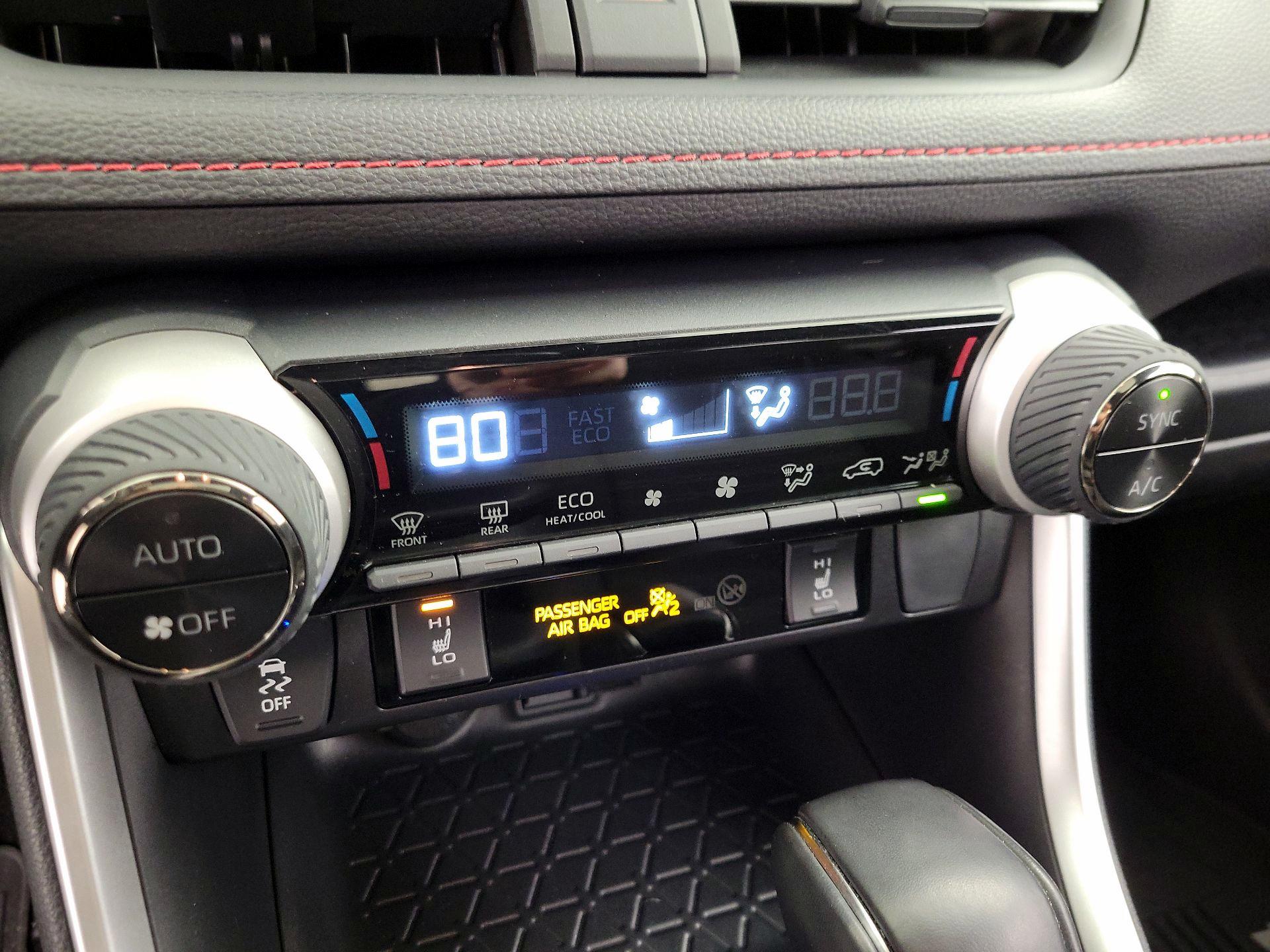 Thumbnail: 2021 Toyota RAV4 - 16