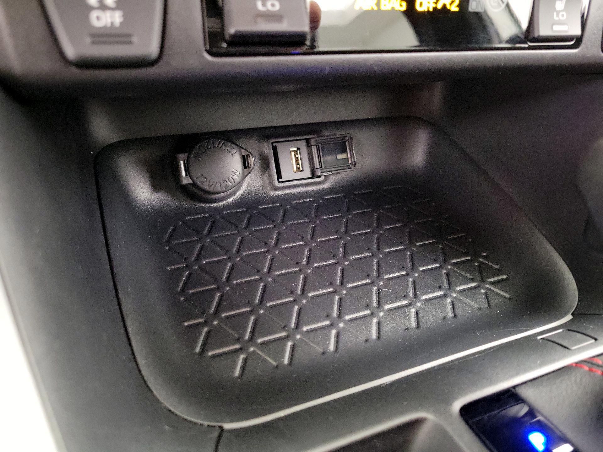 Thumbnail: 2021 Toyota RAV4 - 18