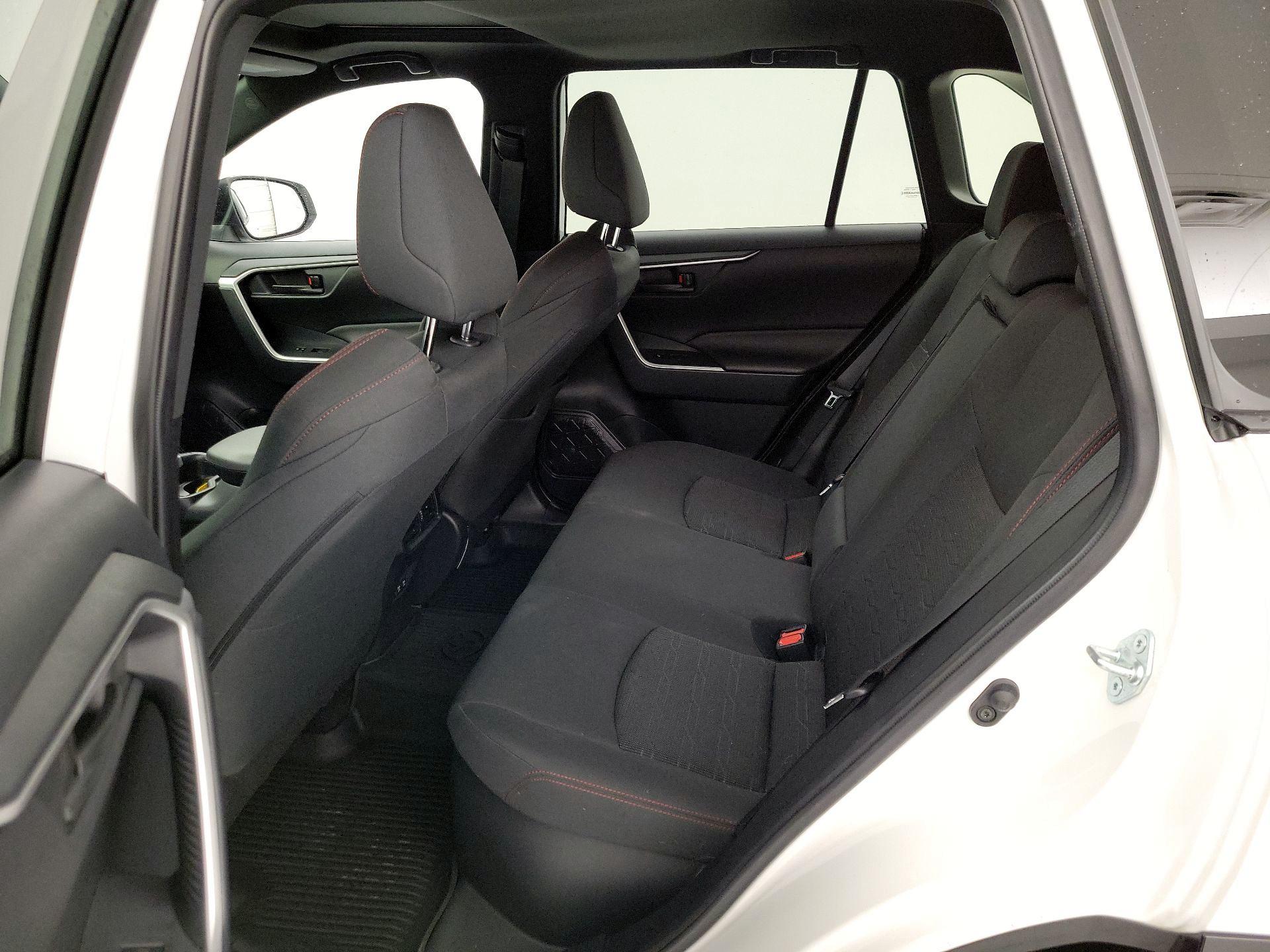 Thumbnail: 2021 Toyota RAV4 - 20