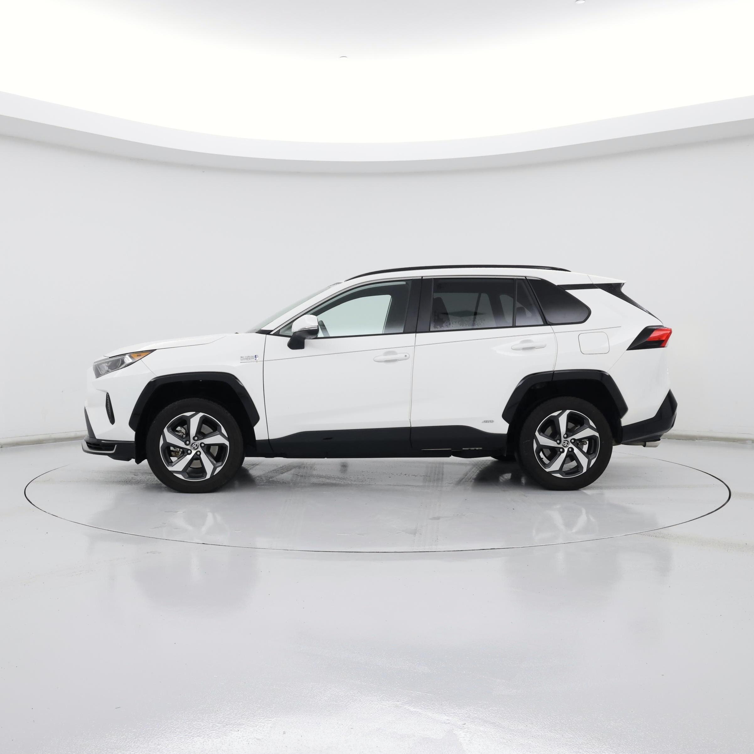 Thumbnail: 2021 Toyota RAV4 - 3