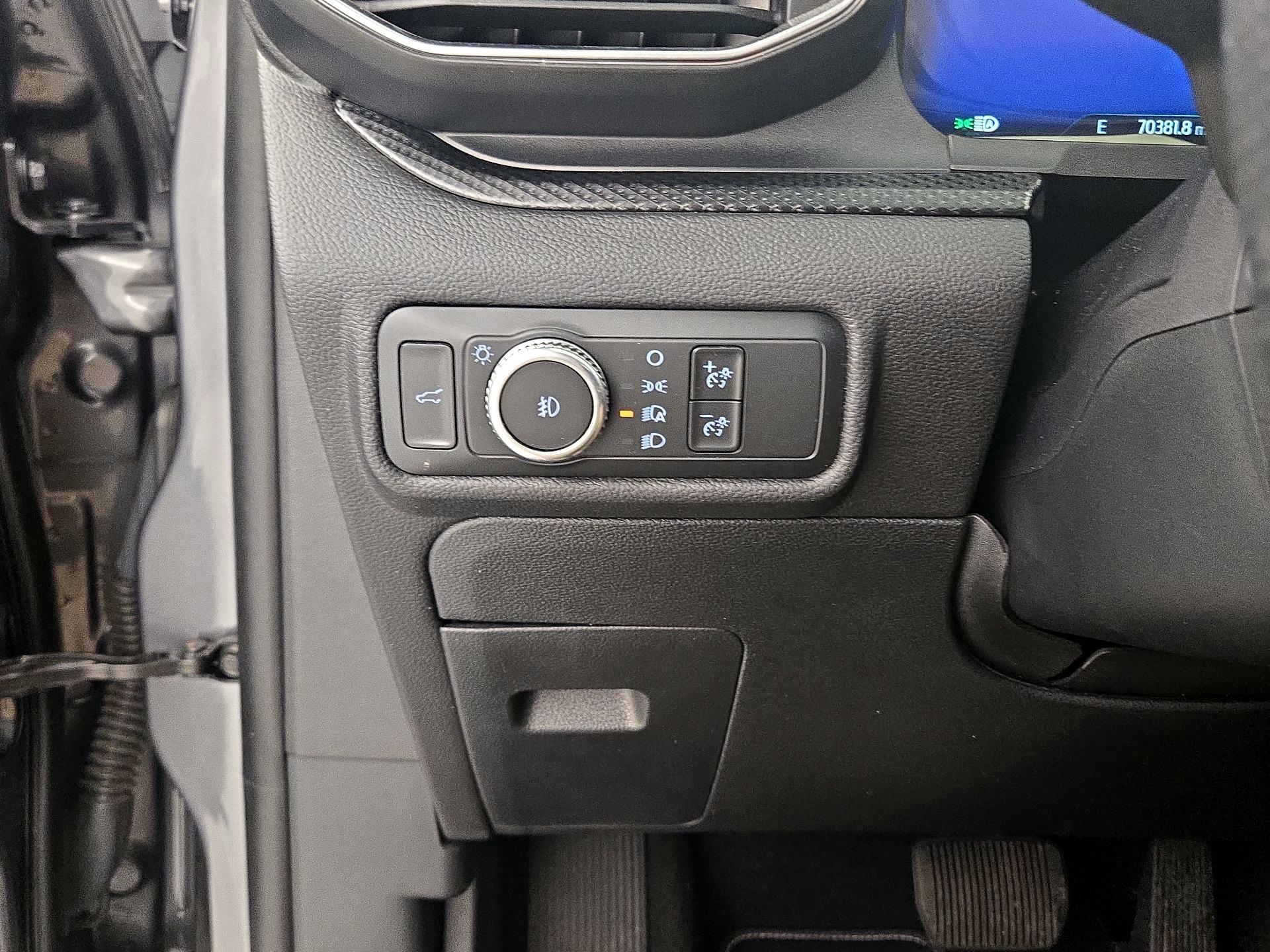 Thumbnail: 2021 Ford Explorer - 13