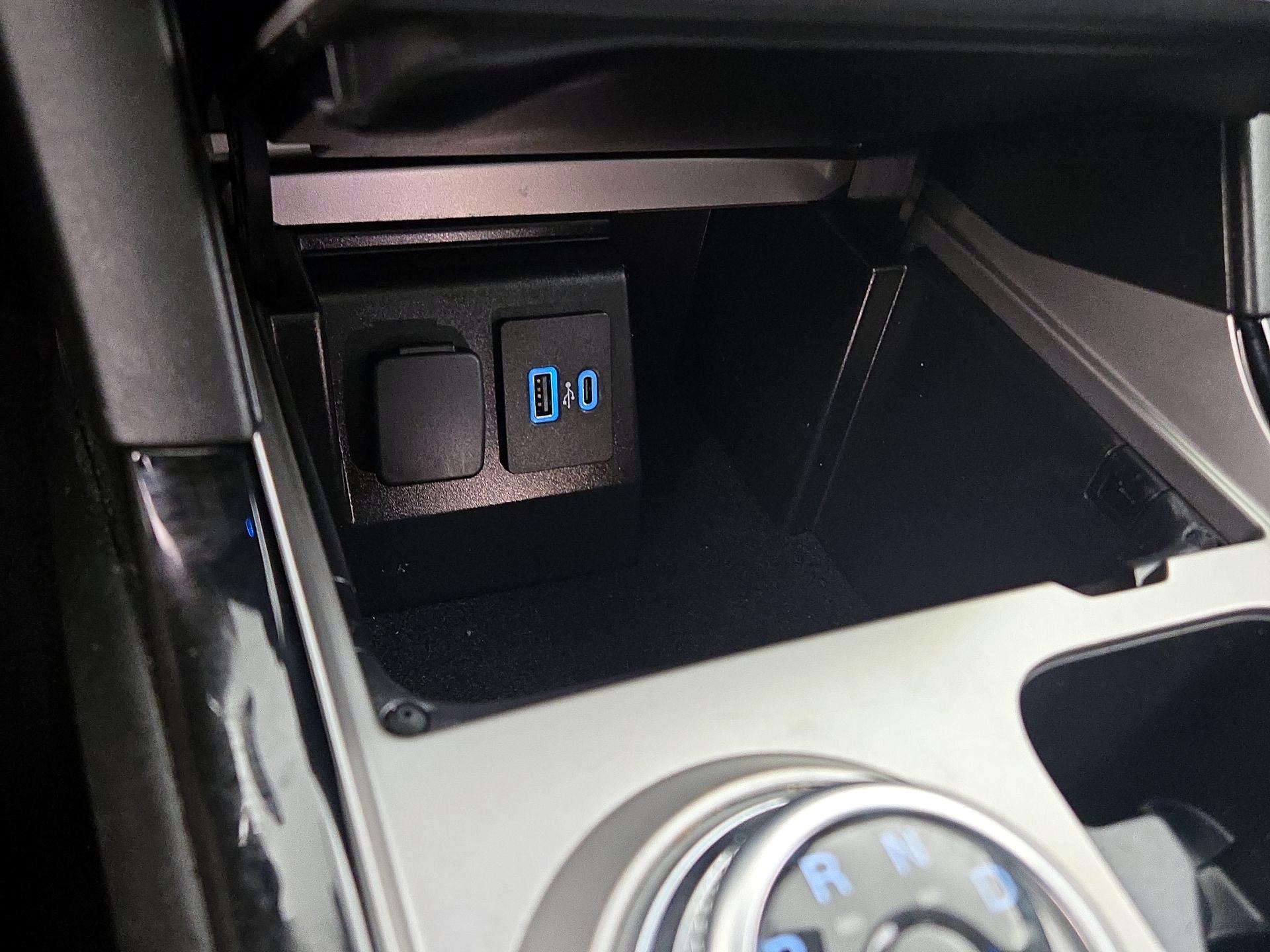 Thumbnail: 2021 Ford Explorer - 19