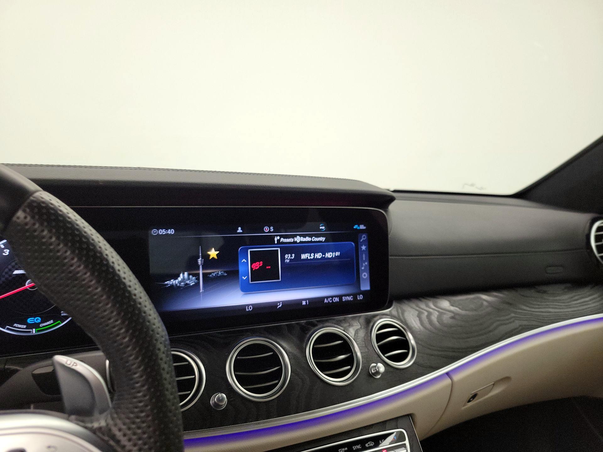 Thumbnail: 2020 Mercedes-Benz E-Class - 16