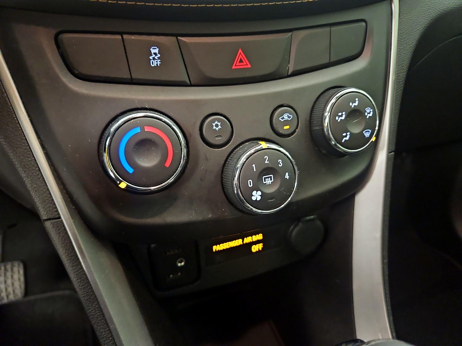 Thumbnail: 2018 Chevrolet Trax - 16