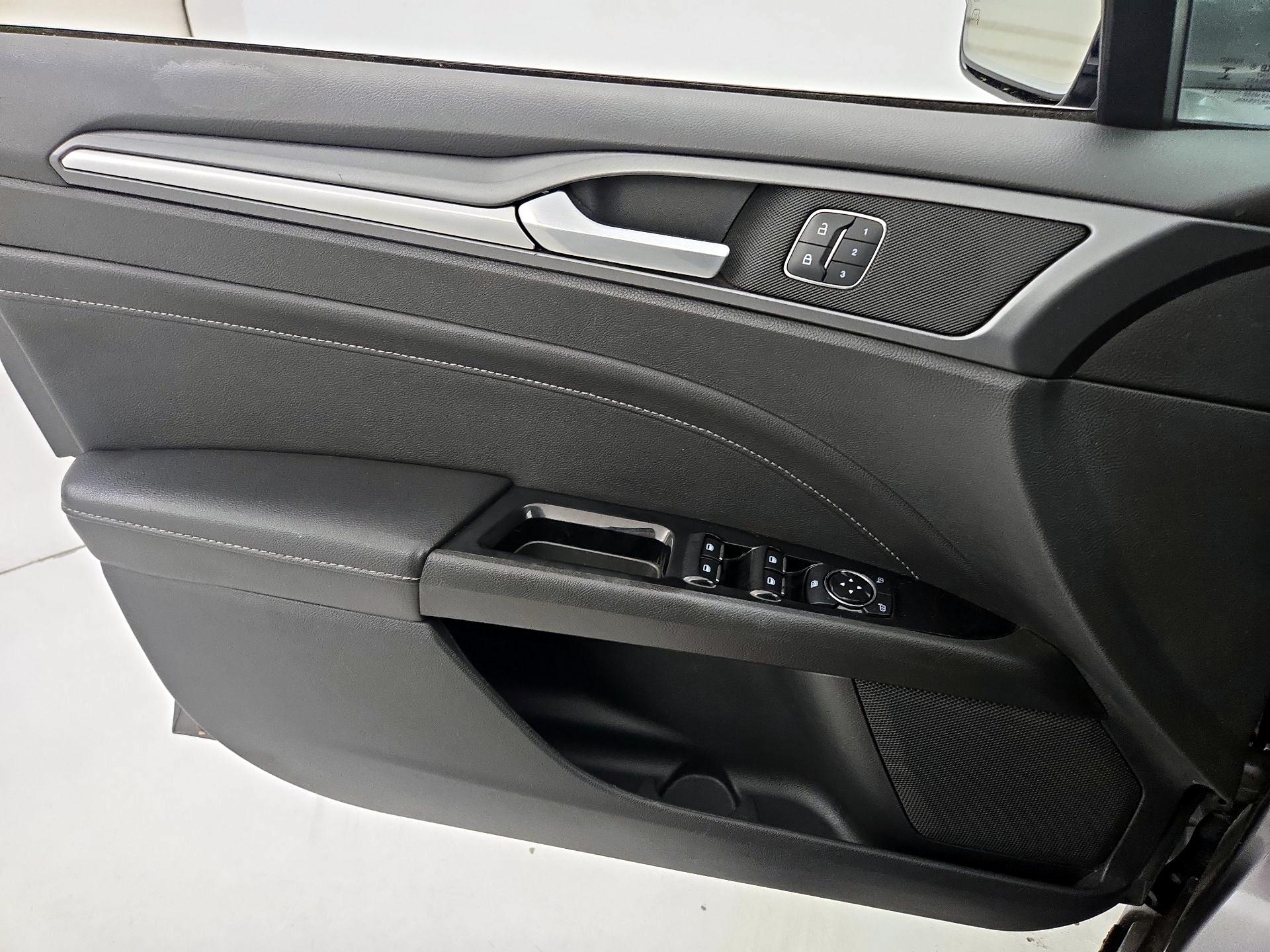 Thumbnail: 2014 Ford Fusion - 12