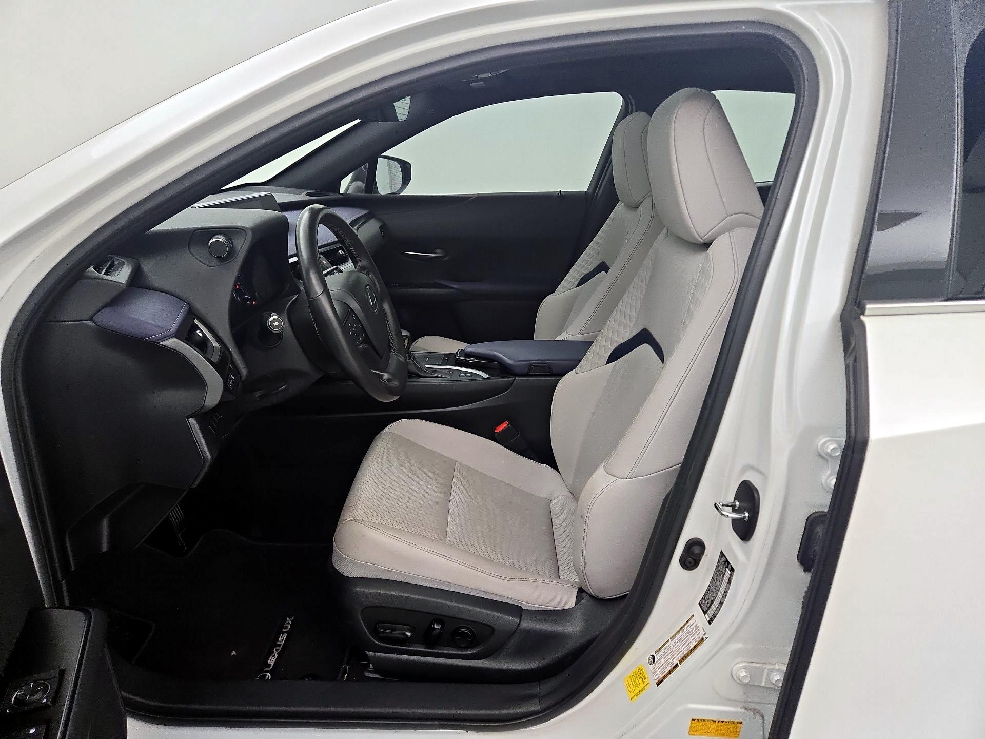 Thumbnail: 2021 Lexus UX - 11