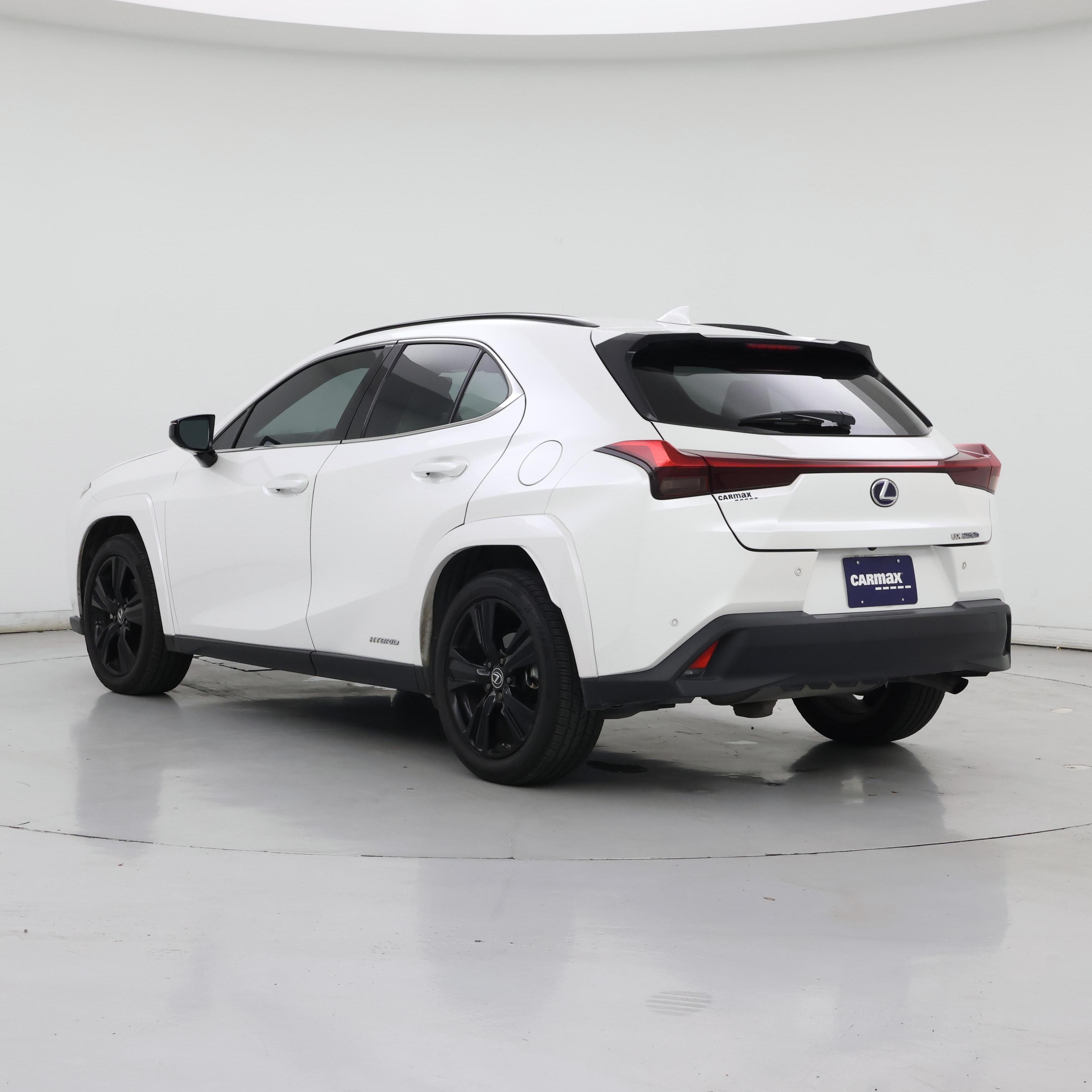 Thumbnail: 2021 Lexus UX - 2