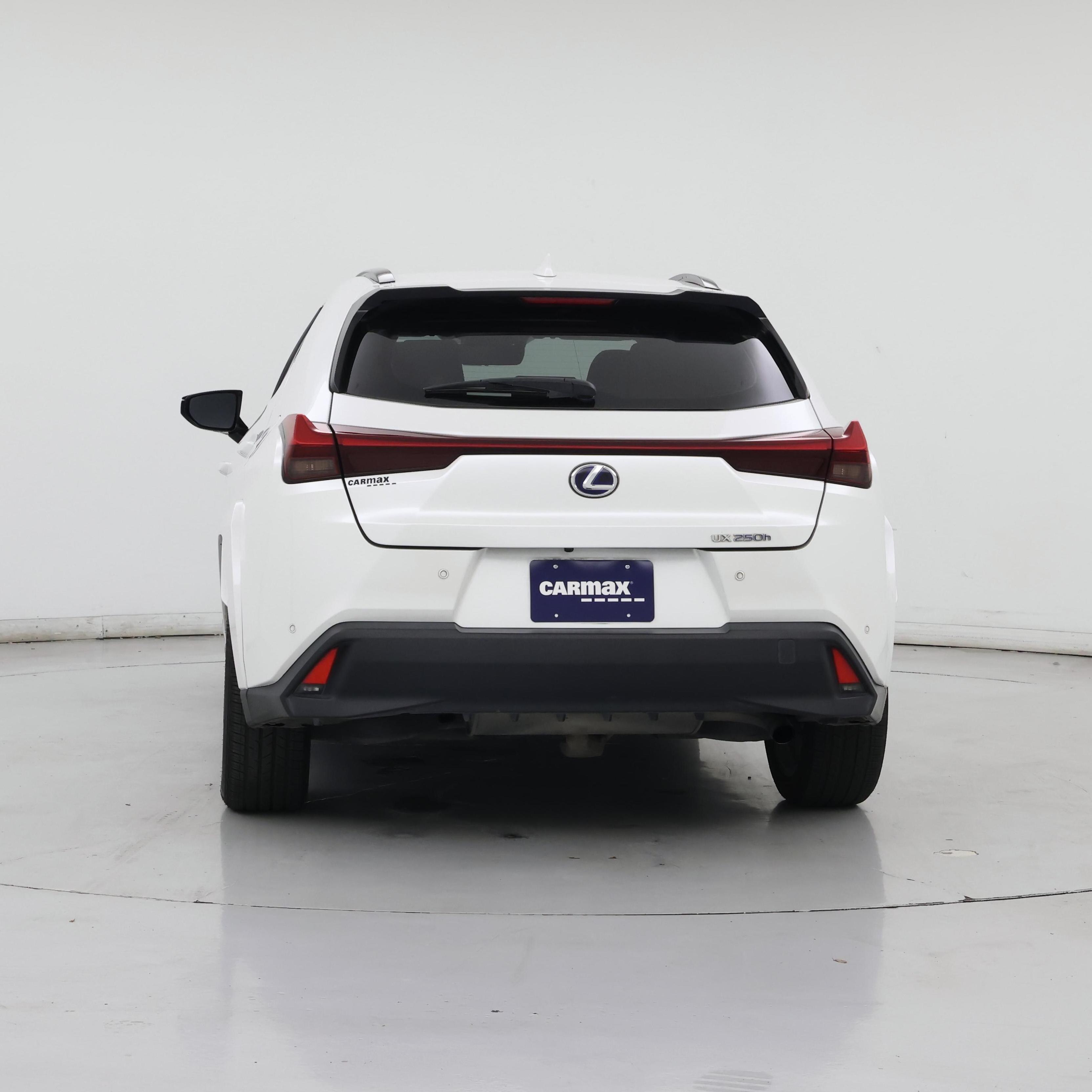 Thumbnail: 2021 Lexus UX - 6