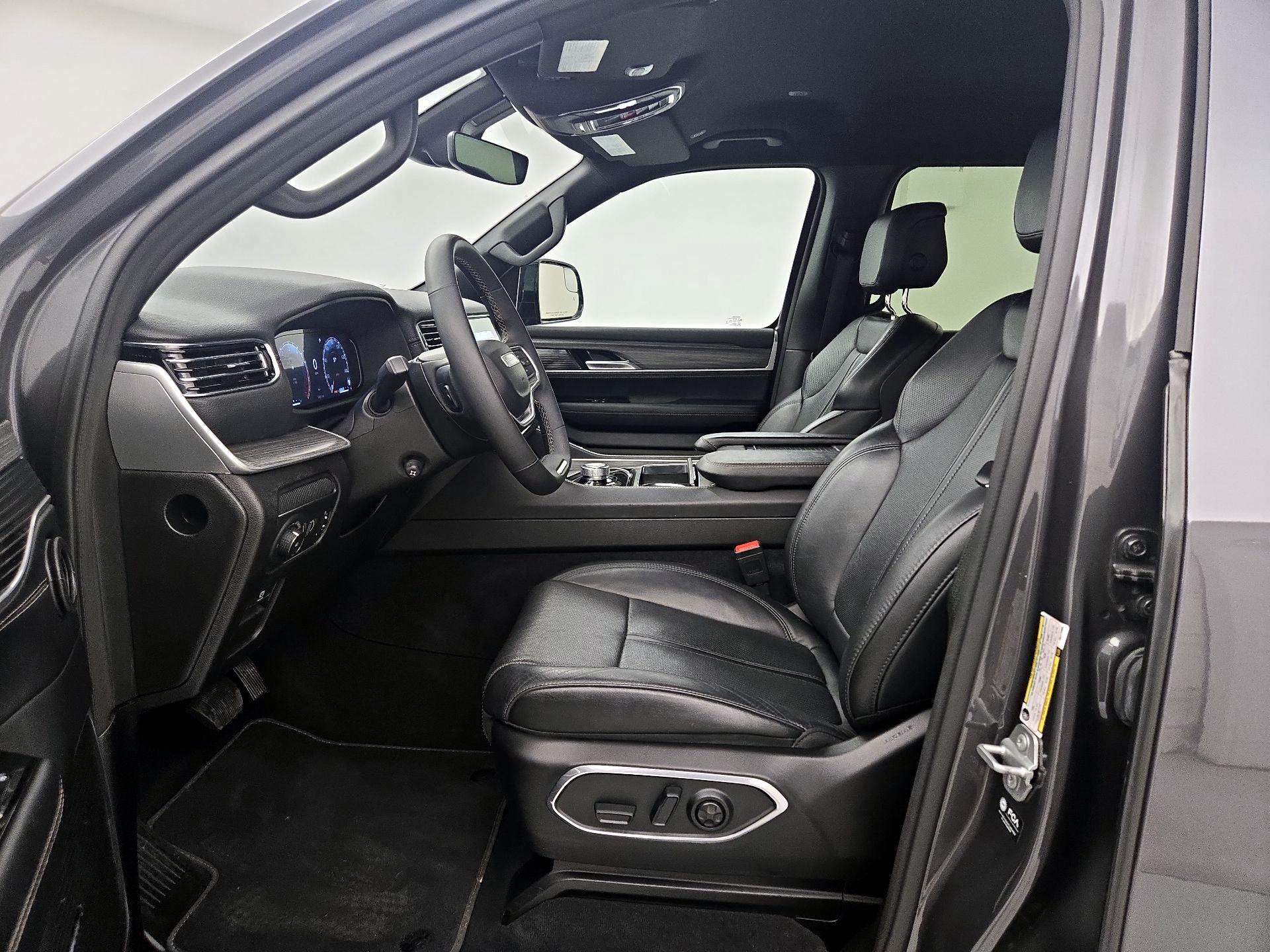 Thumbnail: 2024 Jeep Wagoneer - 11