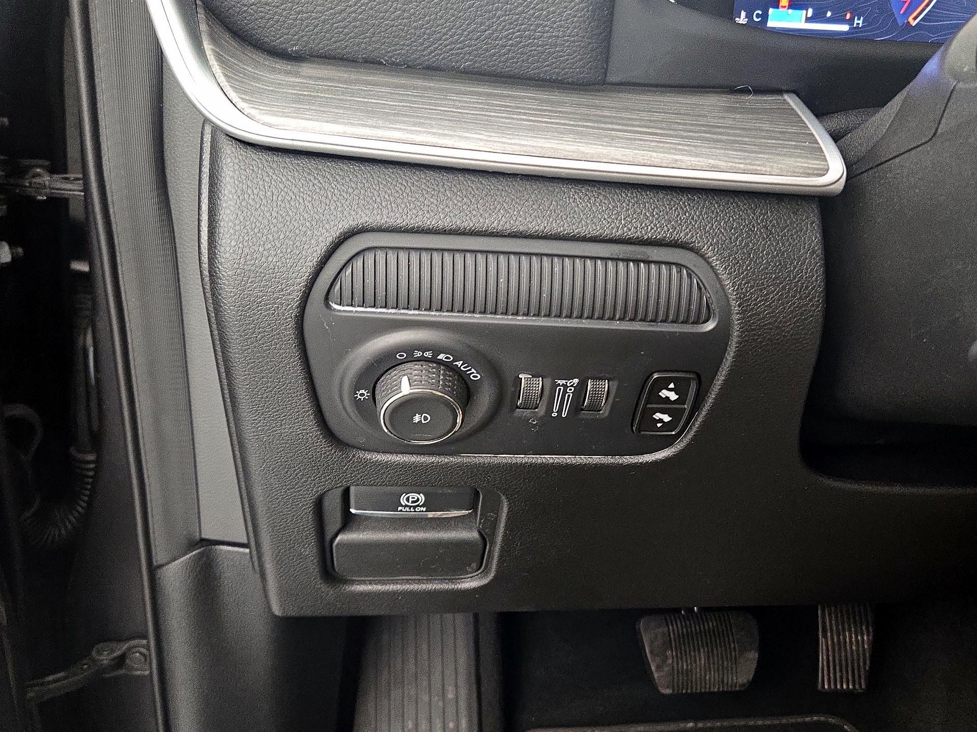 Thumbnail: 2024 Jeep Wagoneer - 13