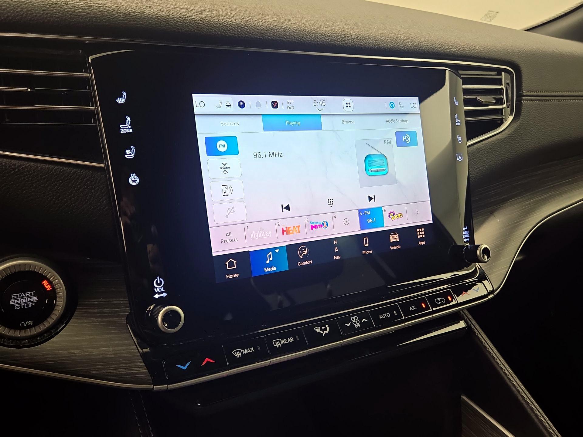 Thumbnail: 2024 Jeep Wagoneer - 16