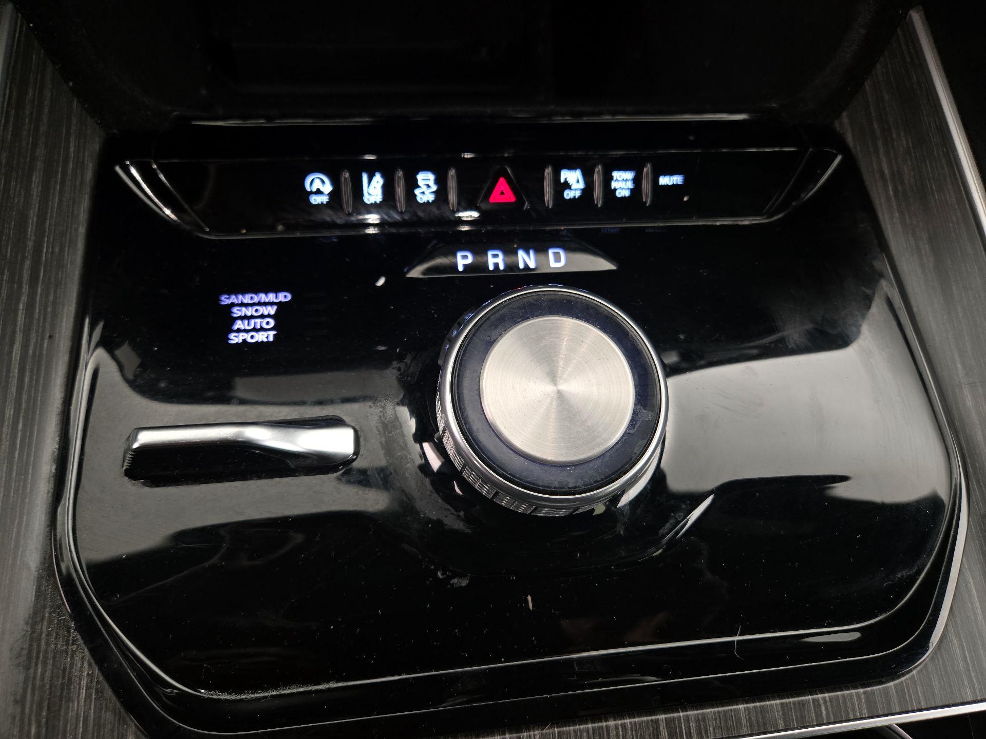 Thumbnail: 2024 Jeep Wagoneer - 18