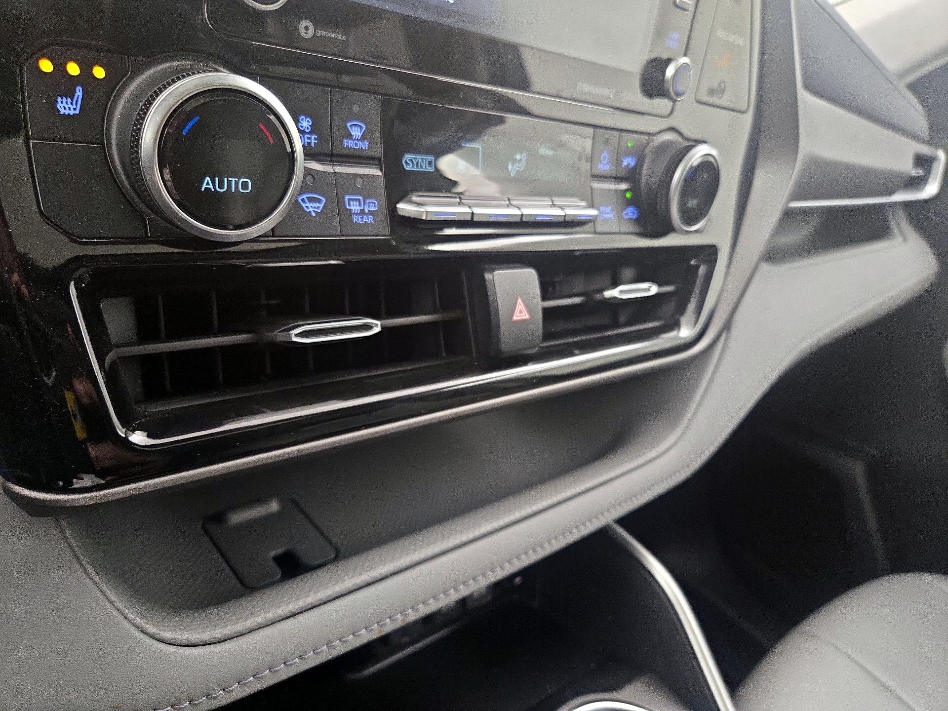 Thumbnail: 2021 Toyota Highlander - 16