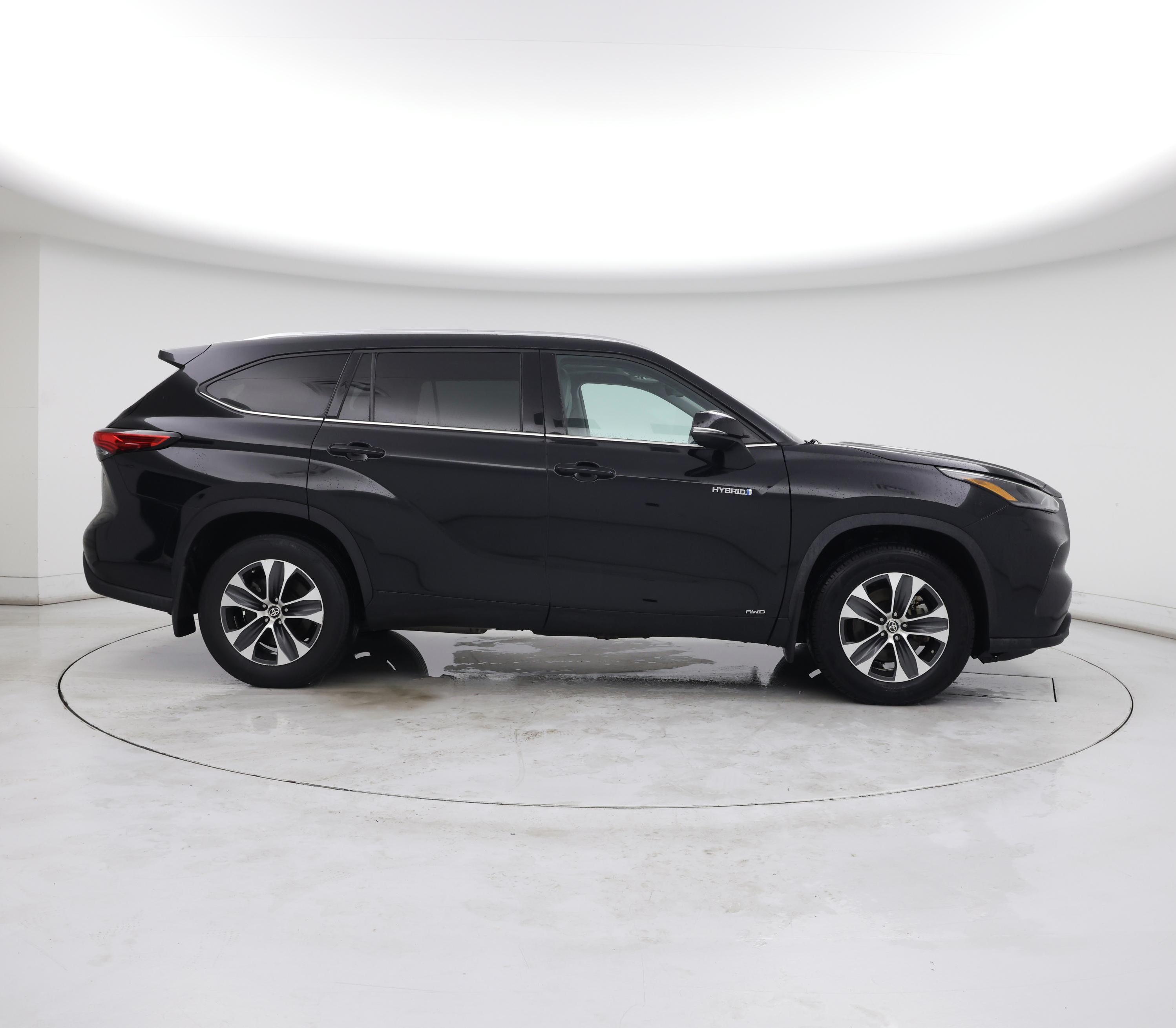 Thumbnail: 2021 Toyota Highlander - 7