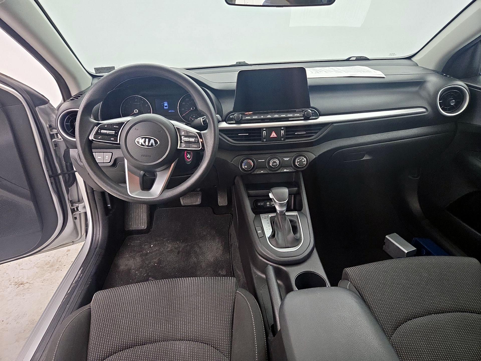 Thumbnail: 2020 Kia Forte - 9