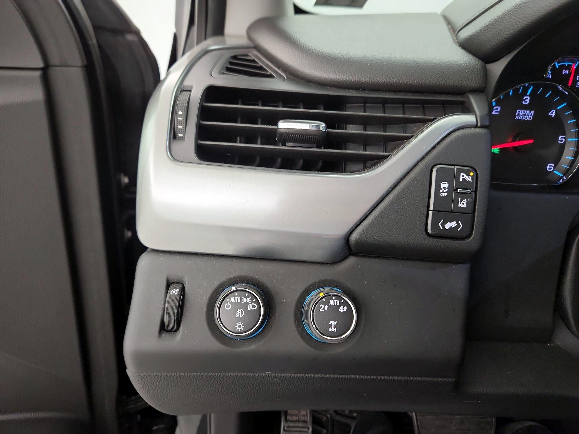 Thumbnail: 2015 Chevrolet Tahoe - 13