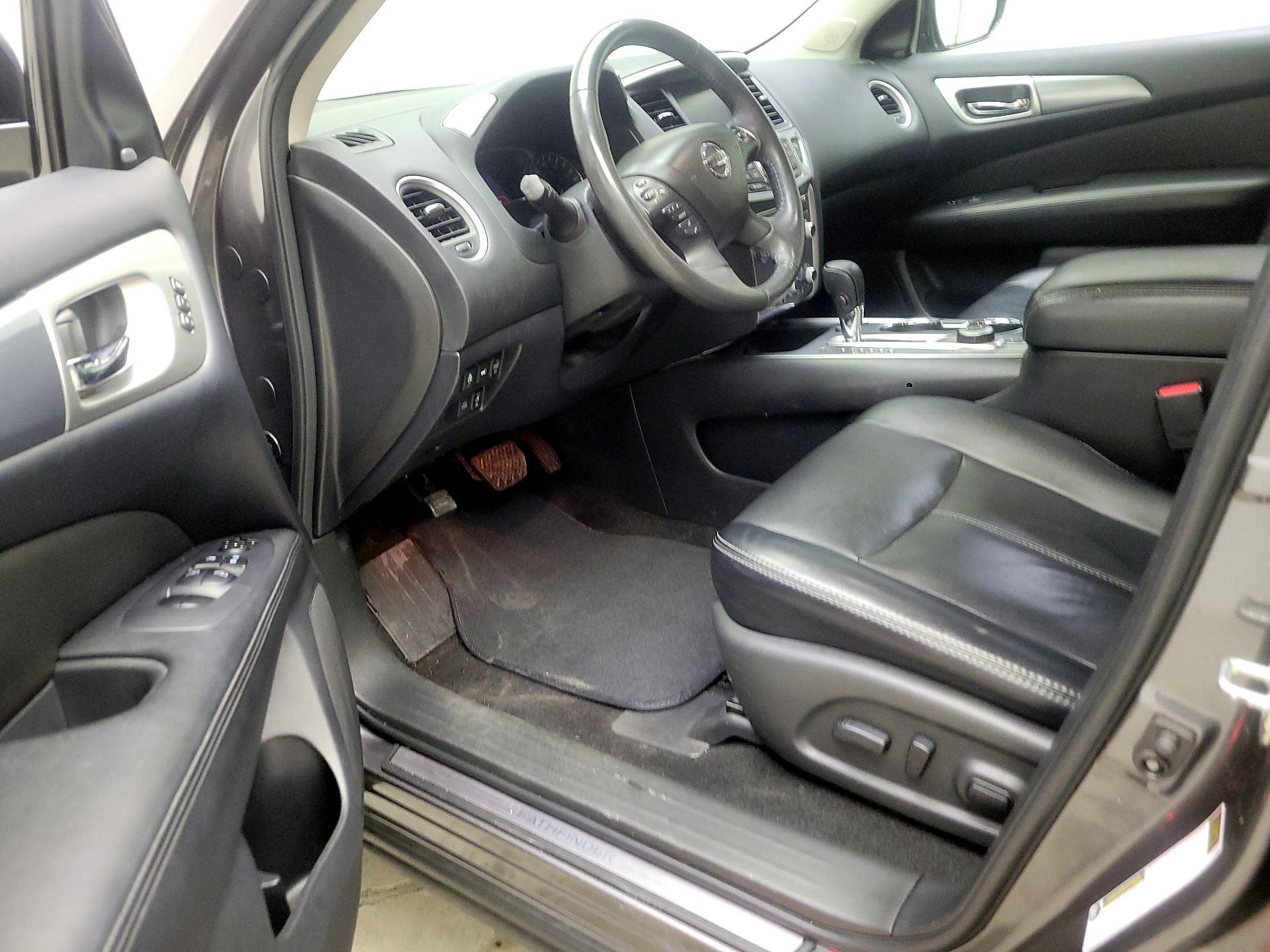 Thumbnail: 2017 Nissan Pathfinder - 11