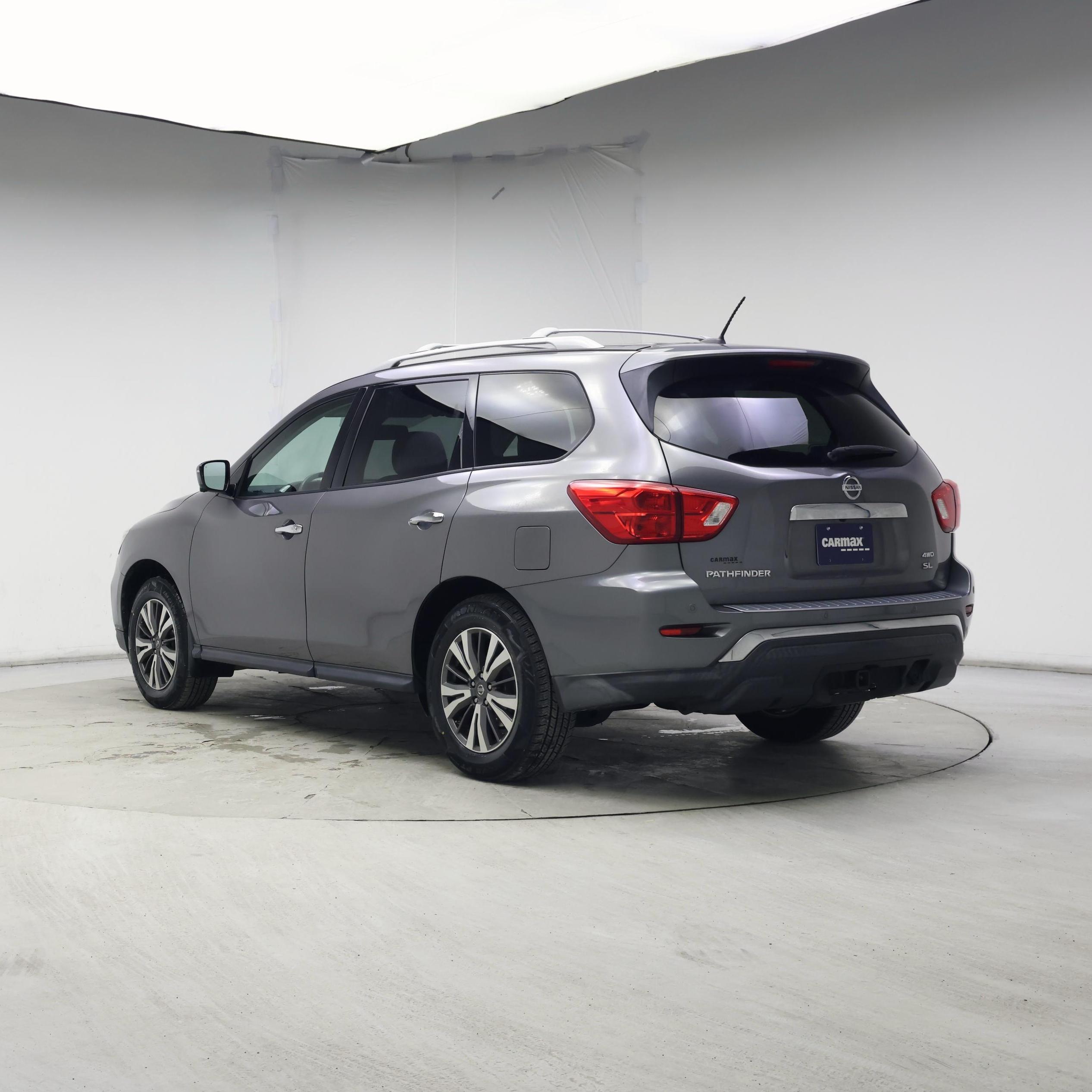 Thumbnail: 2017 Nissan Pathfinder - 2