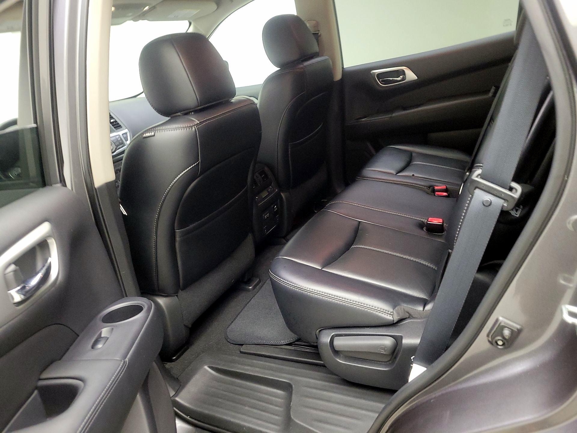 Thumbnail: 2017 Nissan Pathfinder - 19