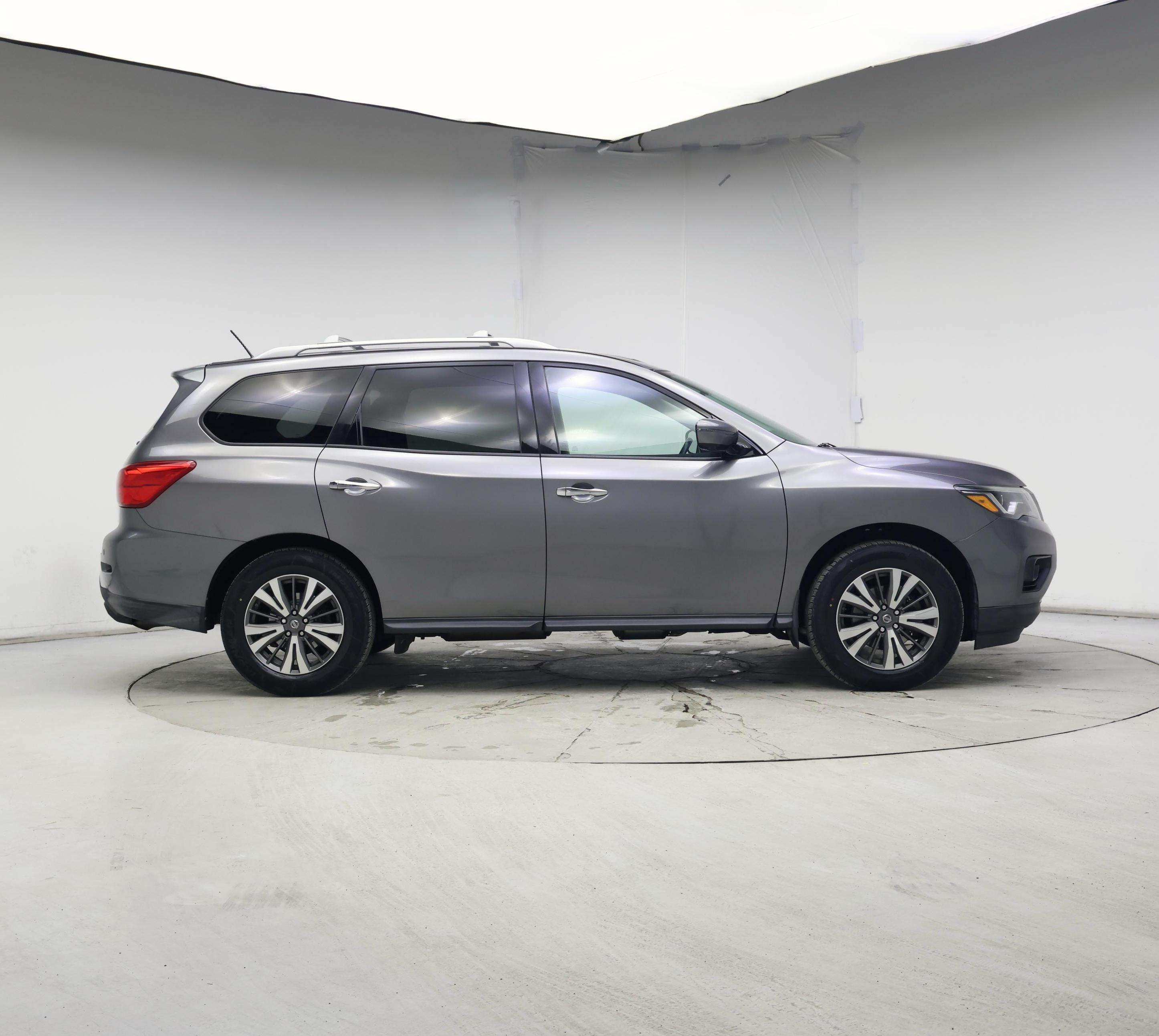 Thumbnail: 2017 Nissan Pathfinder - 7